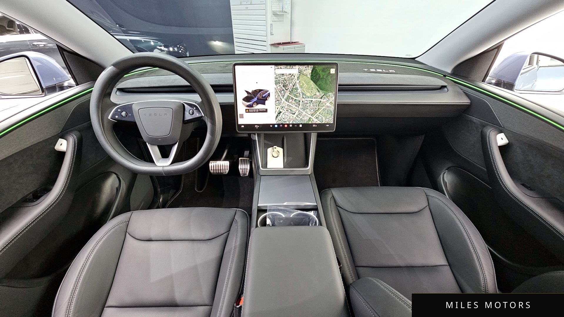Tesla Model Y 2025 — миниатюра 10