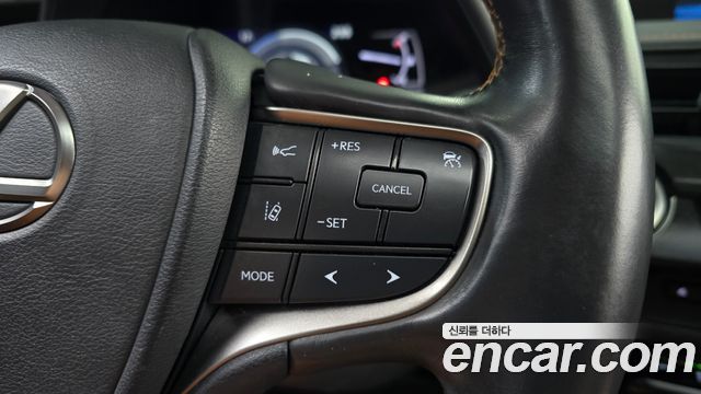 Лексус UX250h 2019 — миниатюра 20