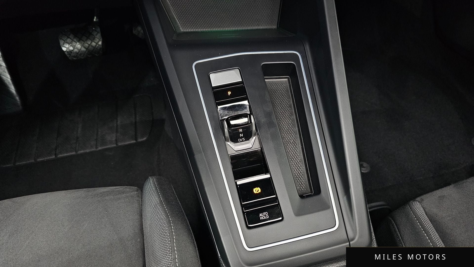 Volkswagen 골프 2022 — миниатюра 12