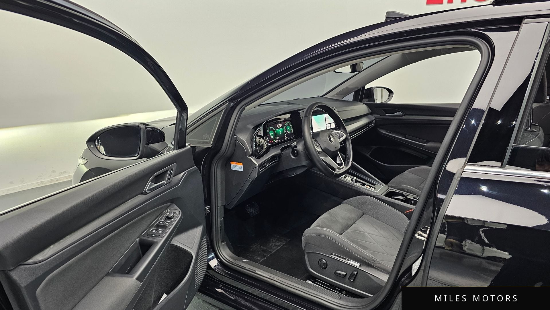 Volkswagen 골프 2022 — миниатюра 13