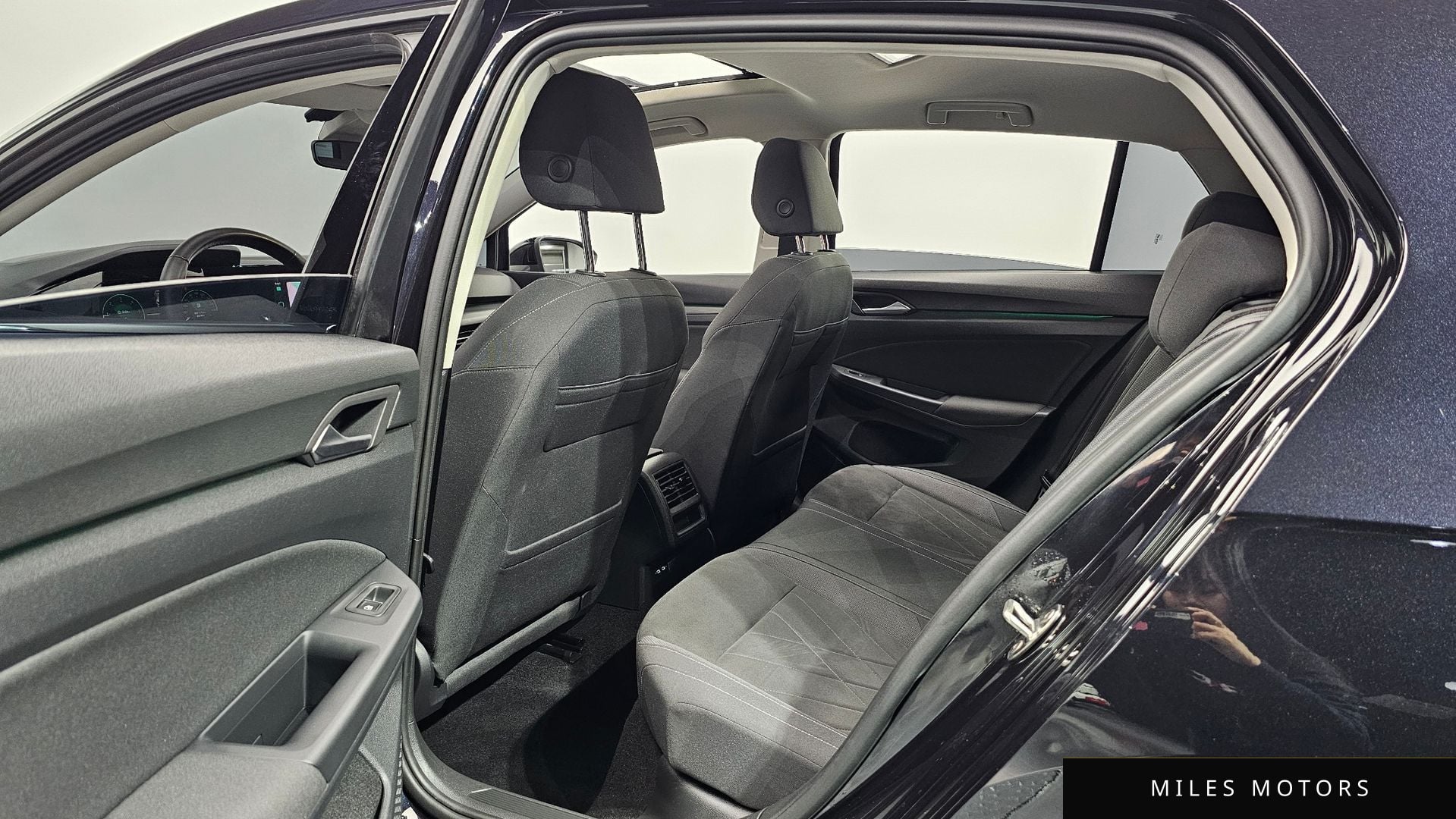 Volkswagen 골프 2022 — миниатюра 17