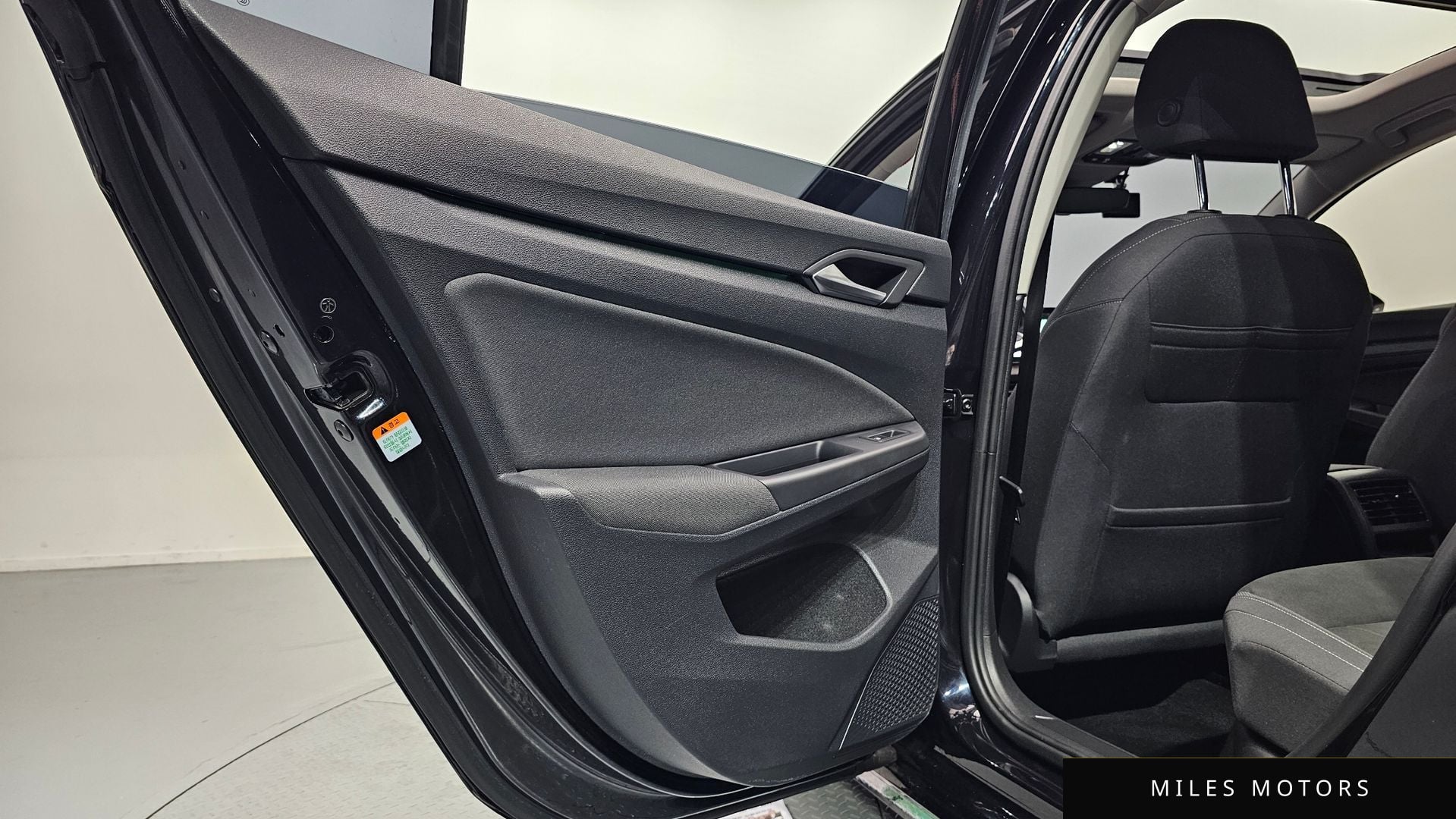Volkswagen 골프 2022 — миниатюра 15