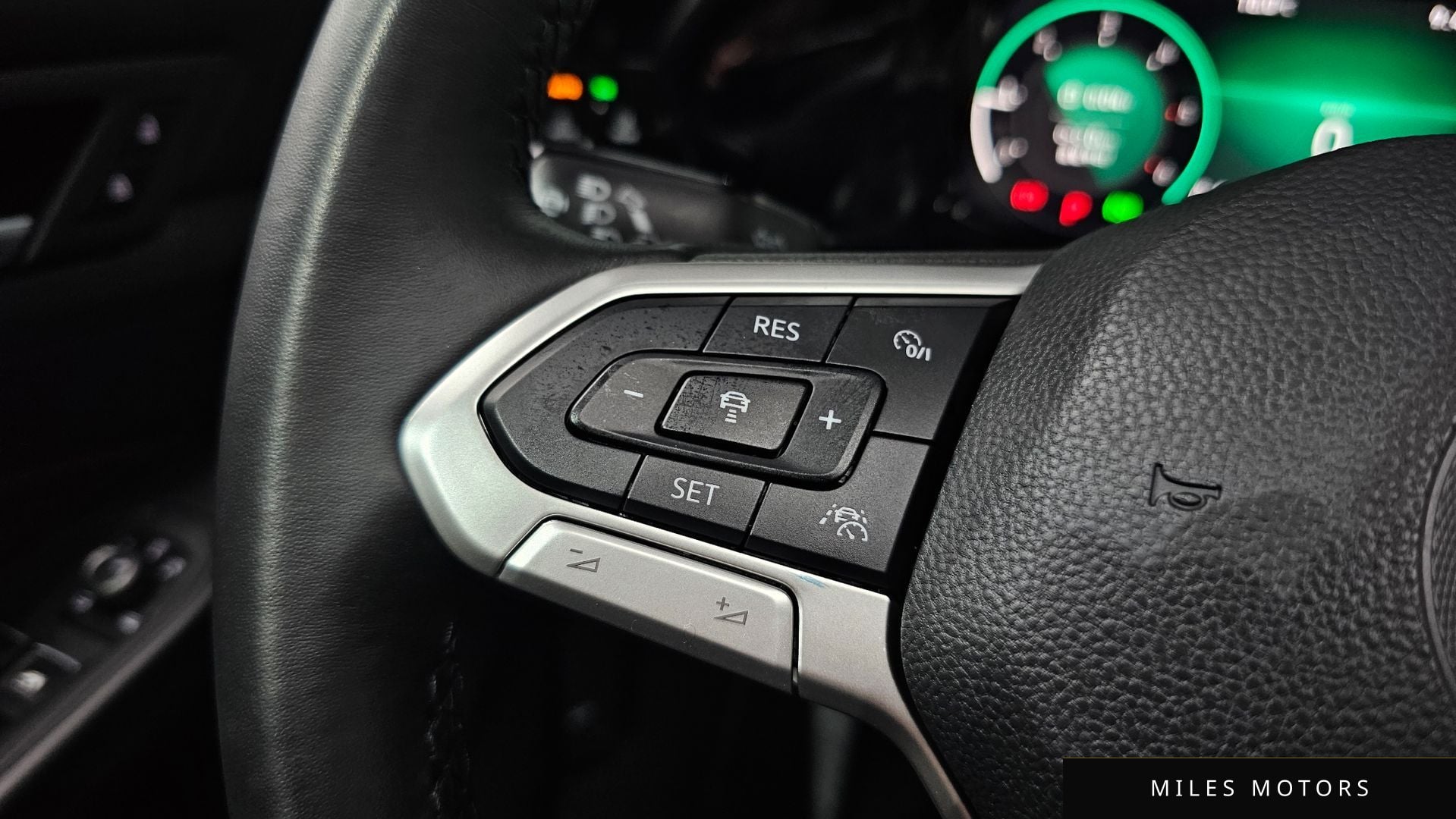 Volkswagen 골프 2022 — миниатюра 28