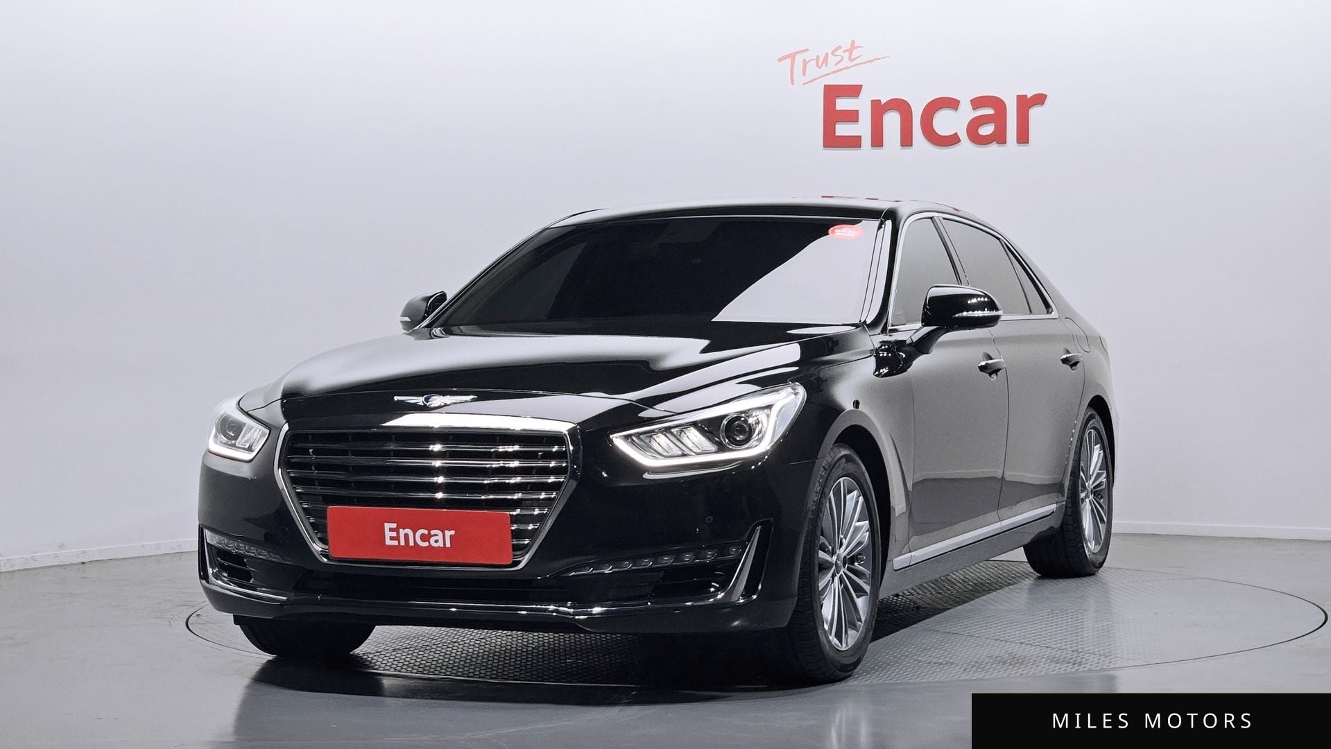 Genesis EQ900 2018 — фото 1 из 12