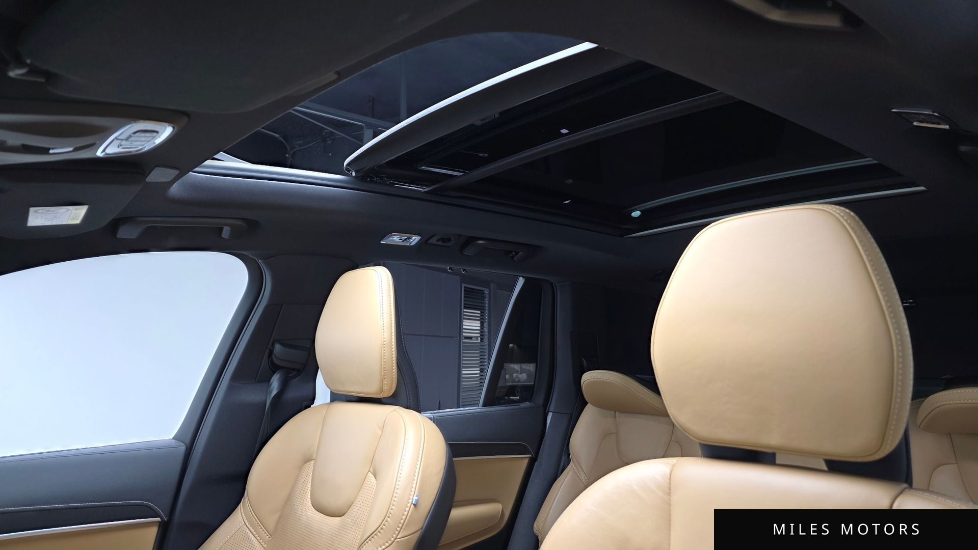 Volvo XC90 2022 — миниатюра 18