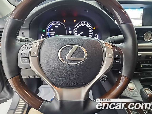 Лексус ES300h 2015 — миниатюра 9