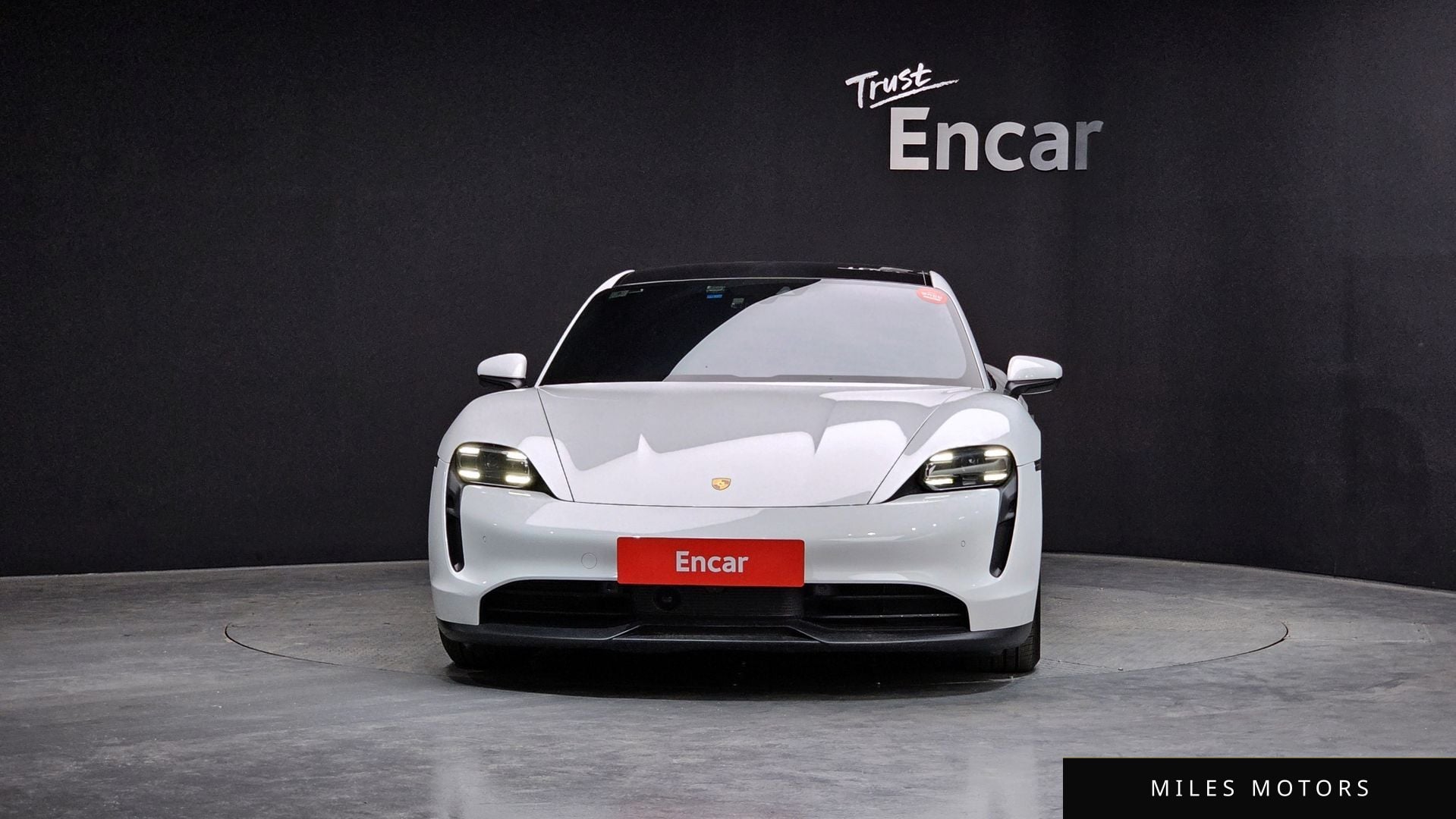 Porsche Taycan 2023 — миниатюра 3