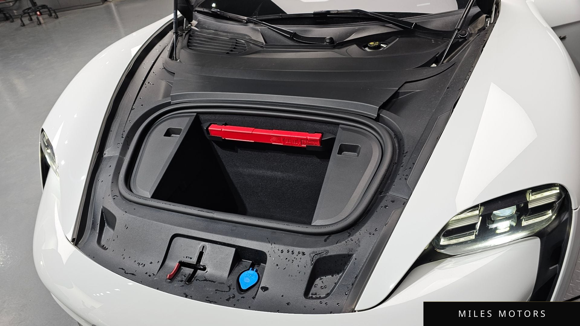 Porsche Taycan 2023 — миниатюра 6