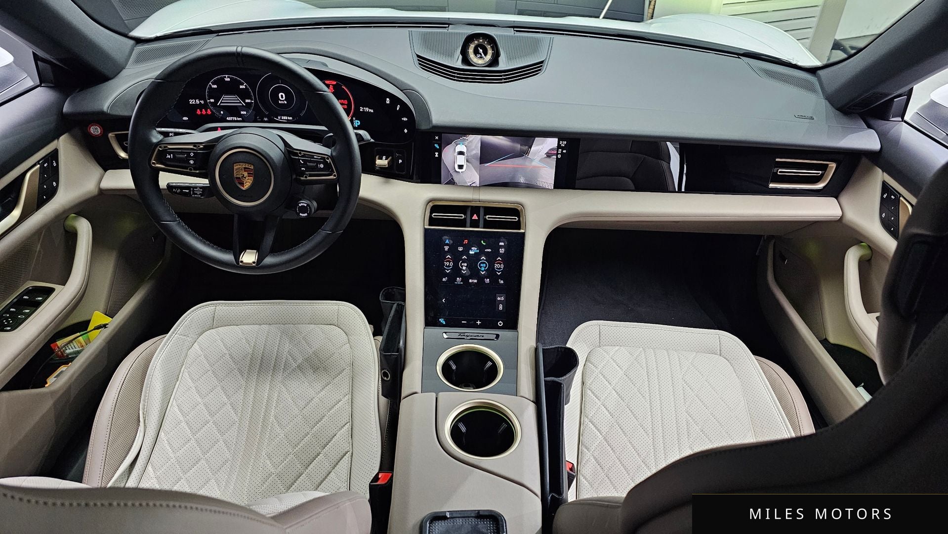 Porsche Taycan 2023 — миниатюра 7