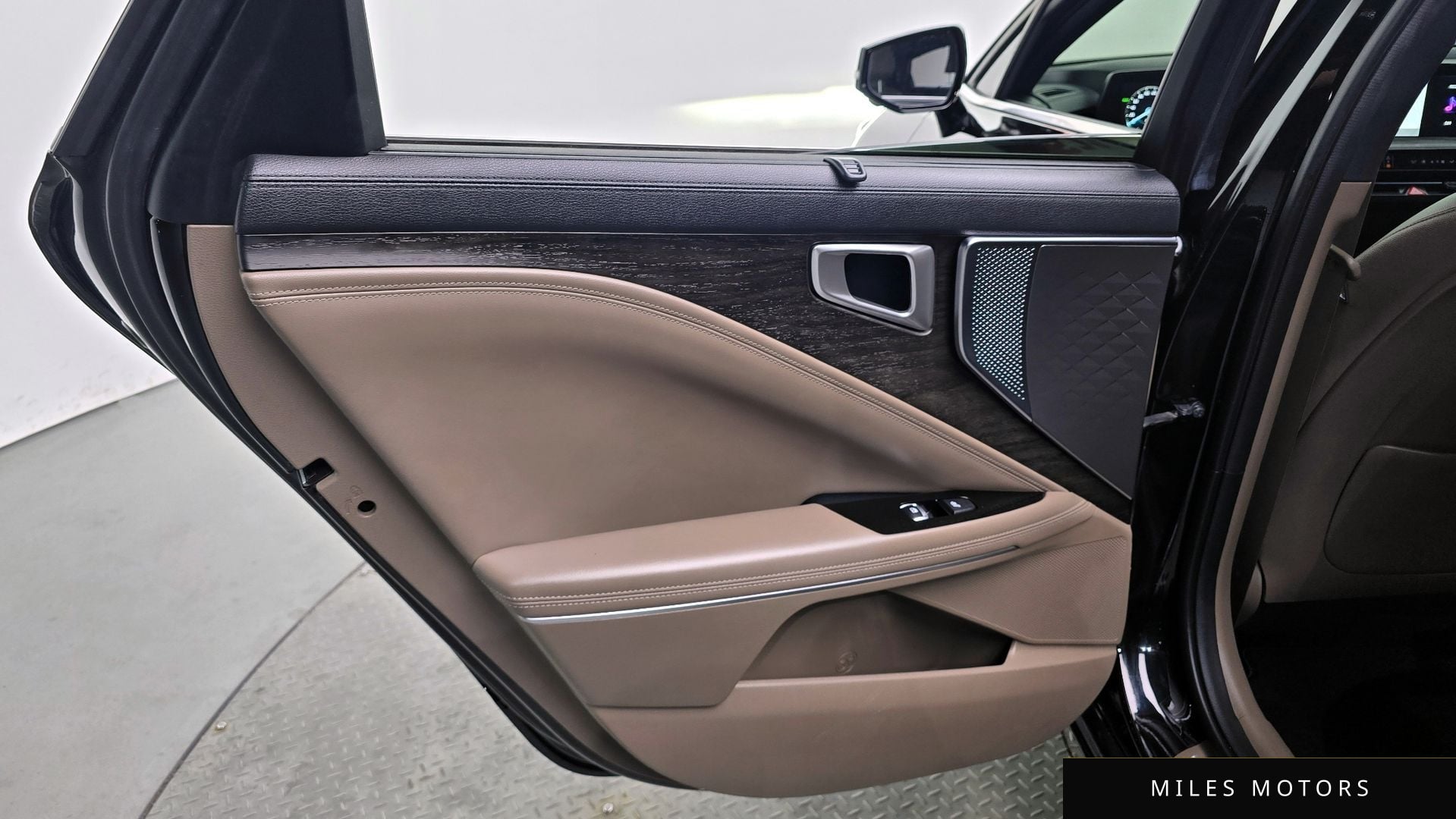 Kia K8 하이브리드 2022 — миниатюра 15
