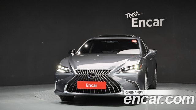 Лексус ES300h 2025 — миниатюра 3