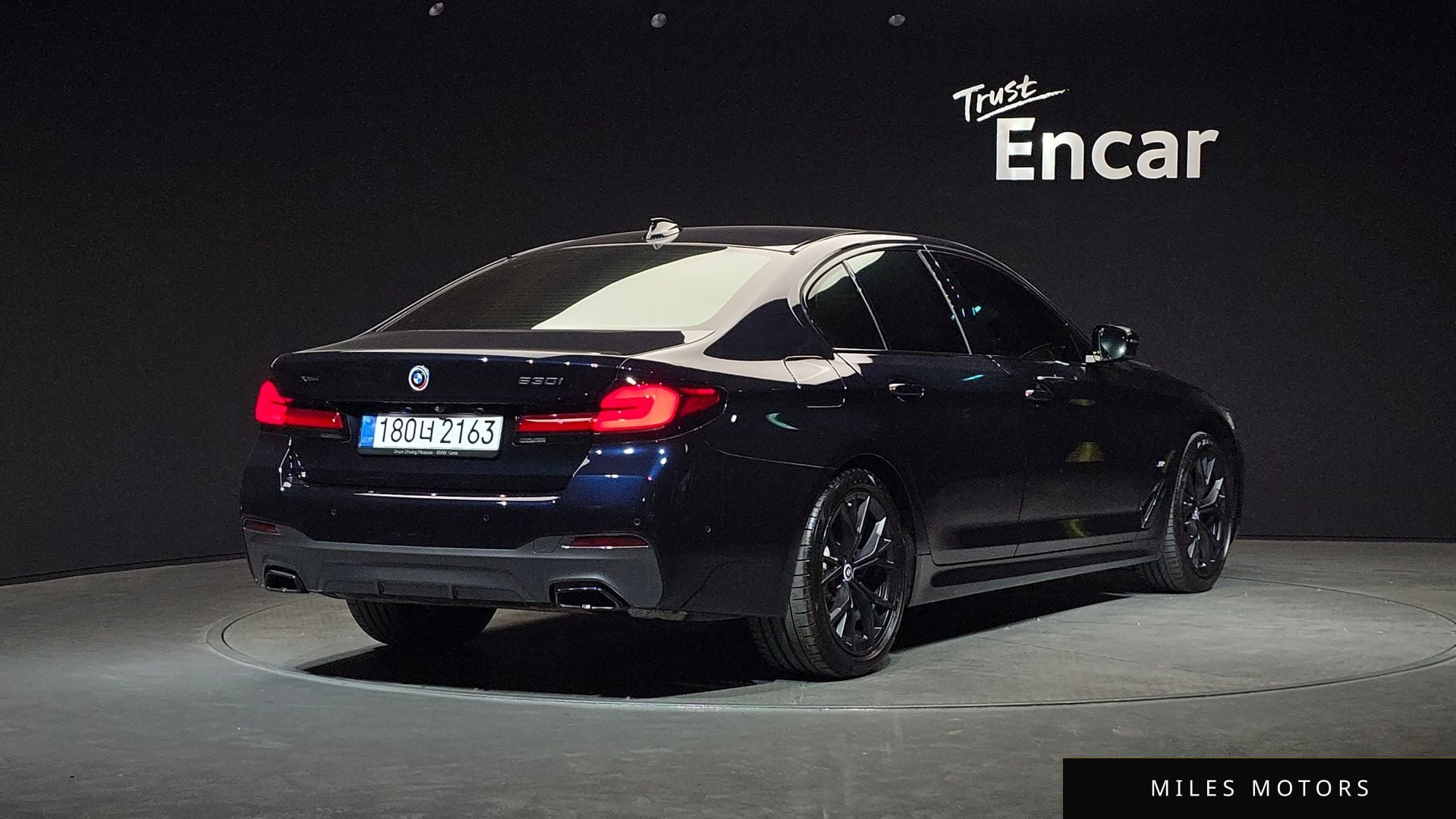 BMW 5 Series (G30) 2021 — миниатюра 2