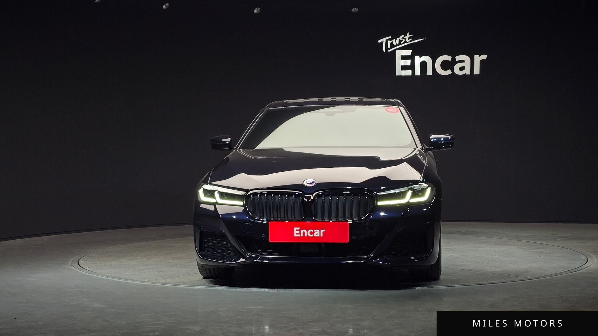 BMW 5 Series (G30) 2021 — миниатюра 3