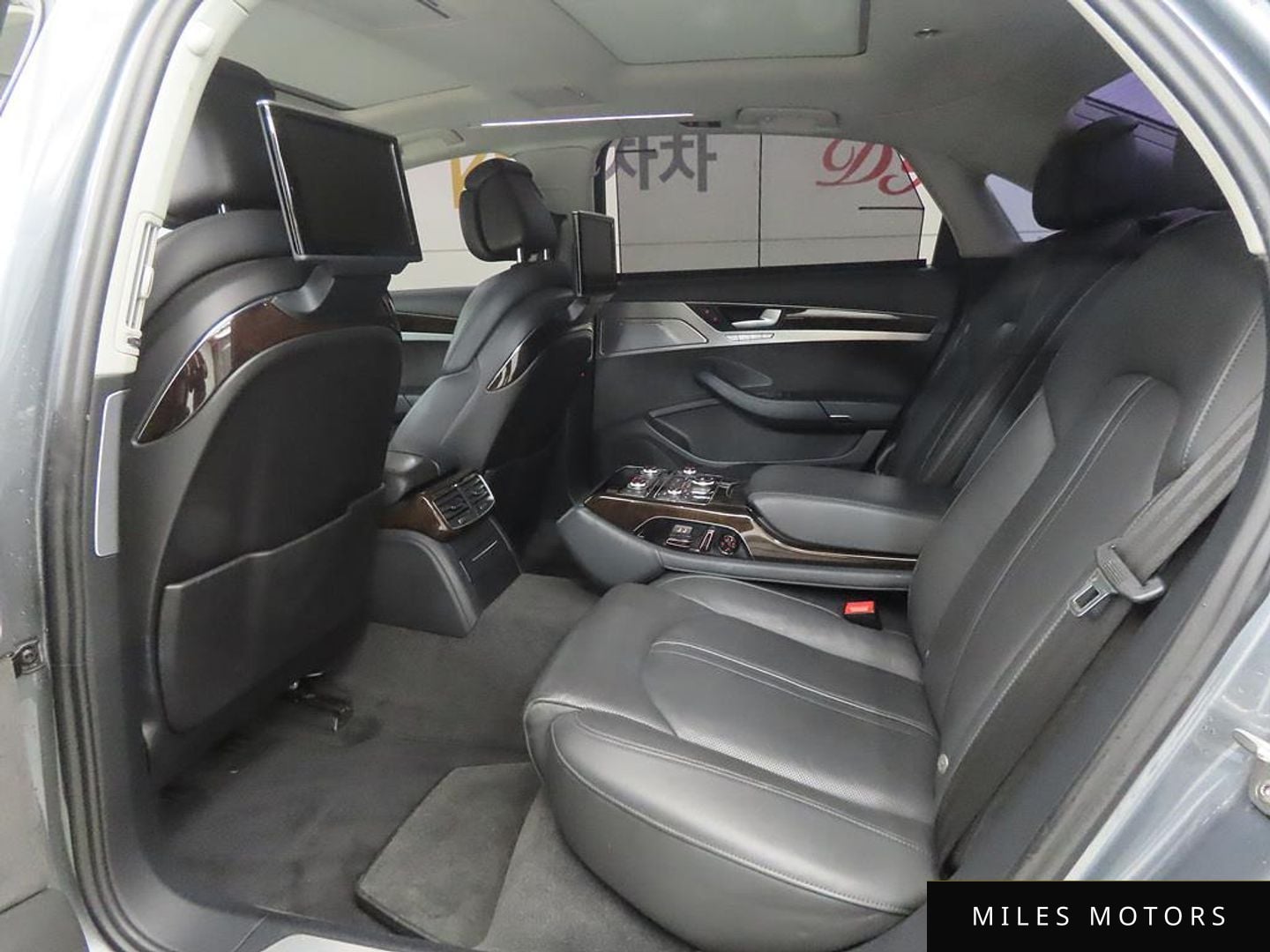 Audi A8 2015 — миниатюра 6