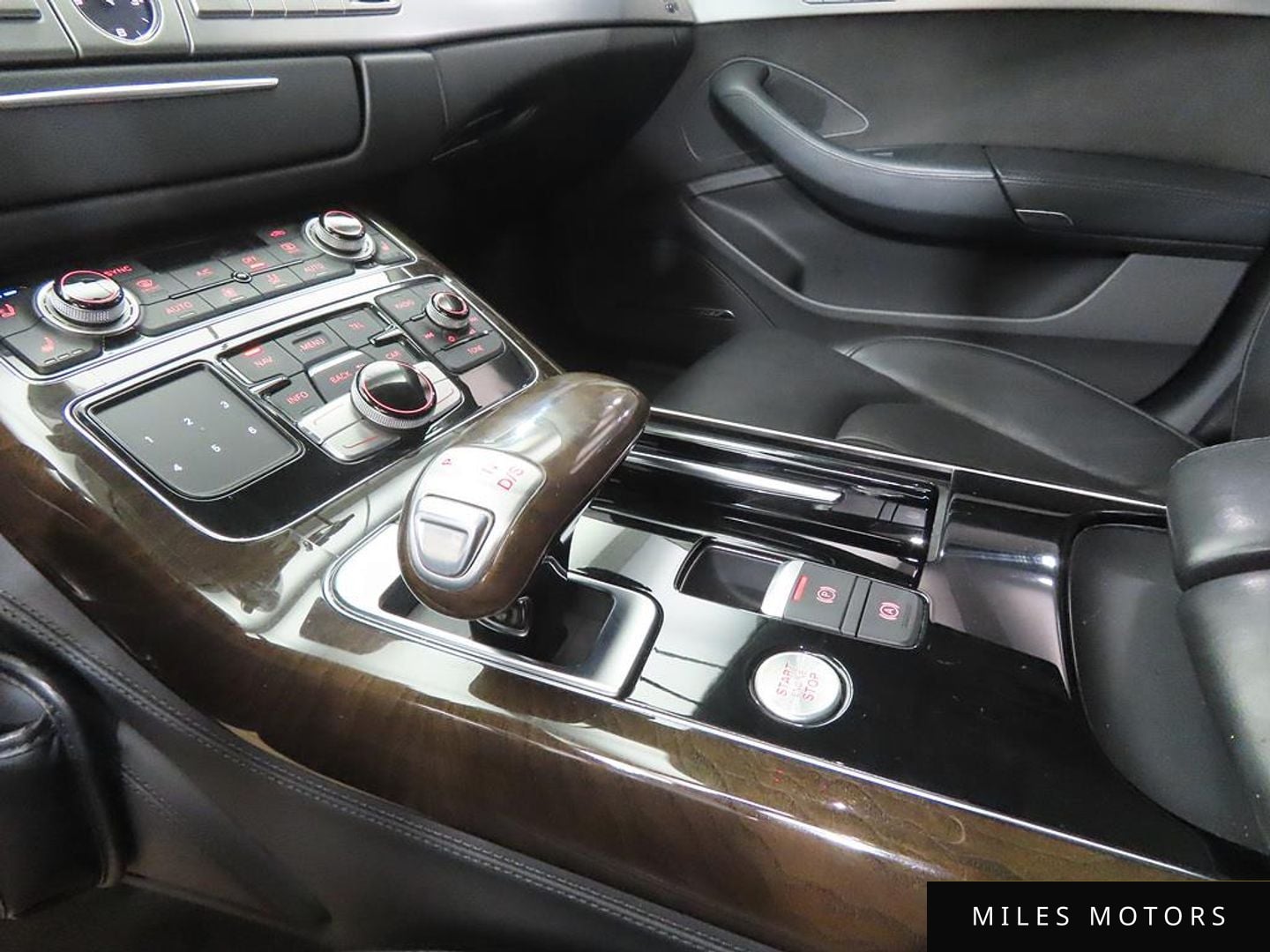 Audi A8 2015 — миниатюра 11