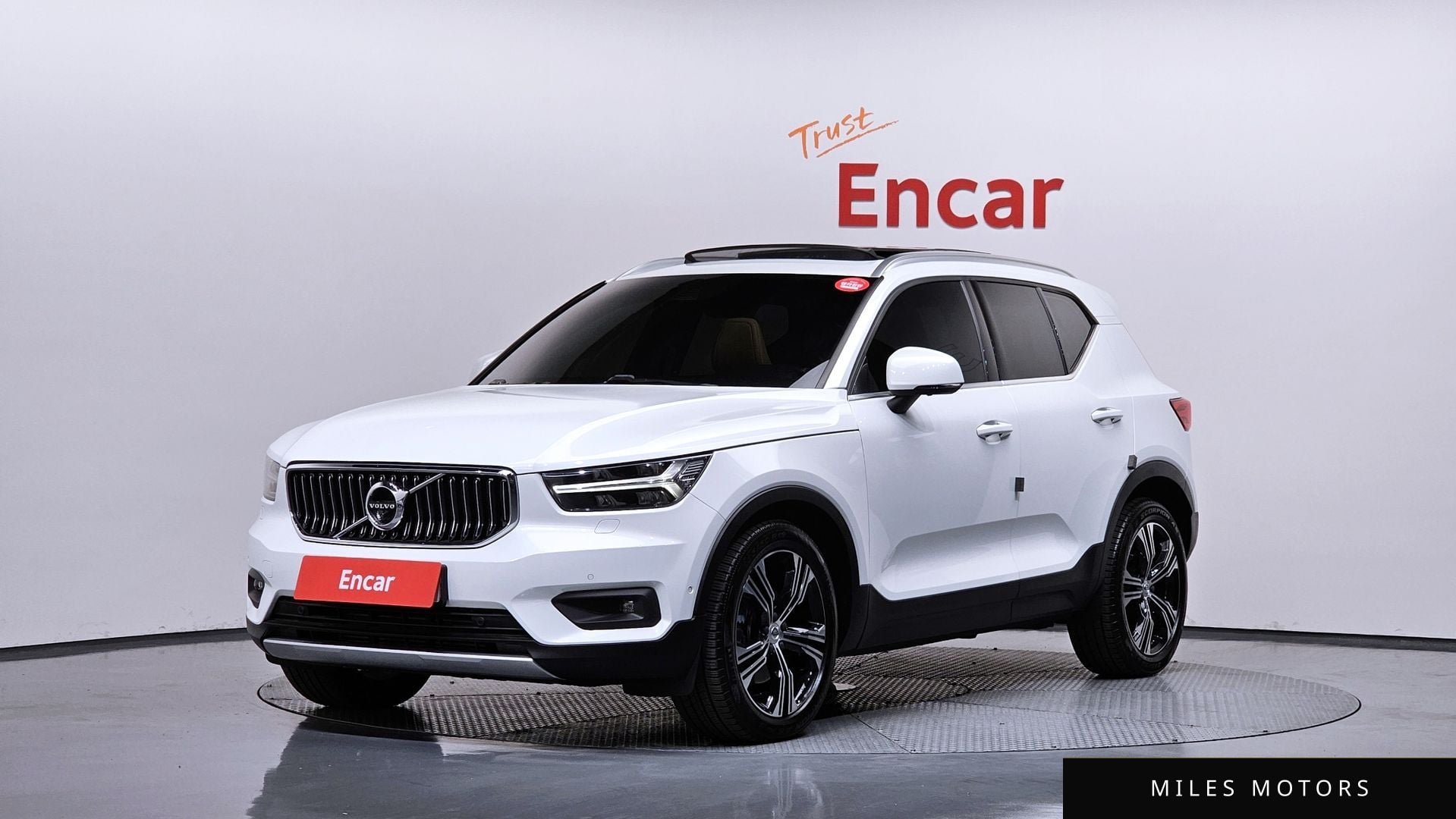Volvo XC40 2020 — фото 1 из 12