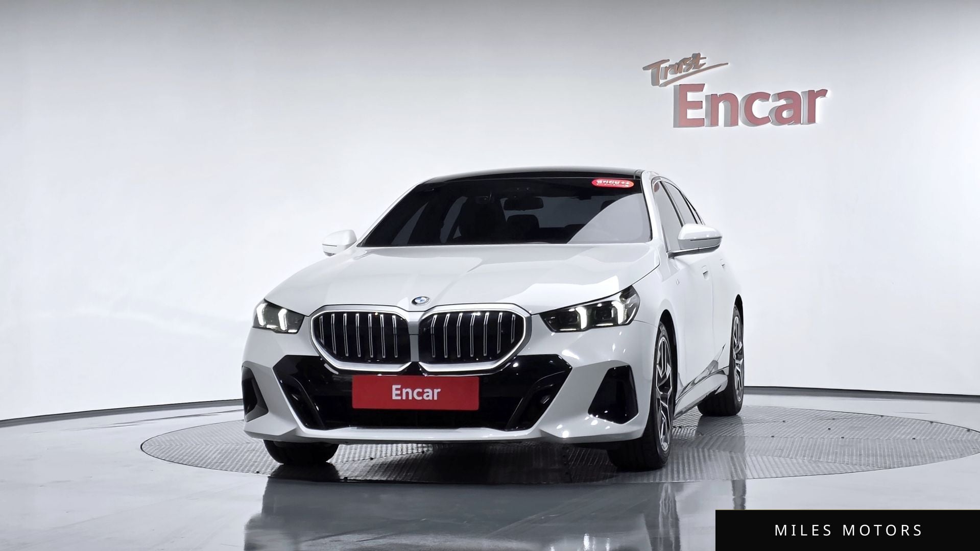 BMW 5 Series (G60) 2024 — миниатюра 2