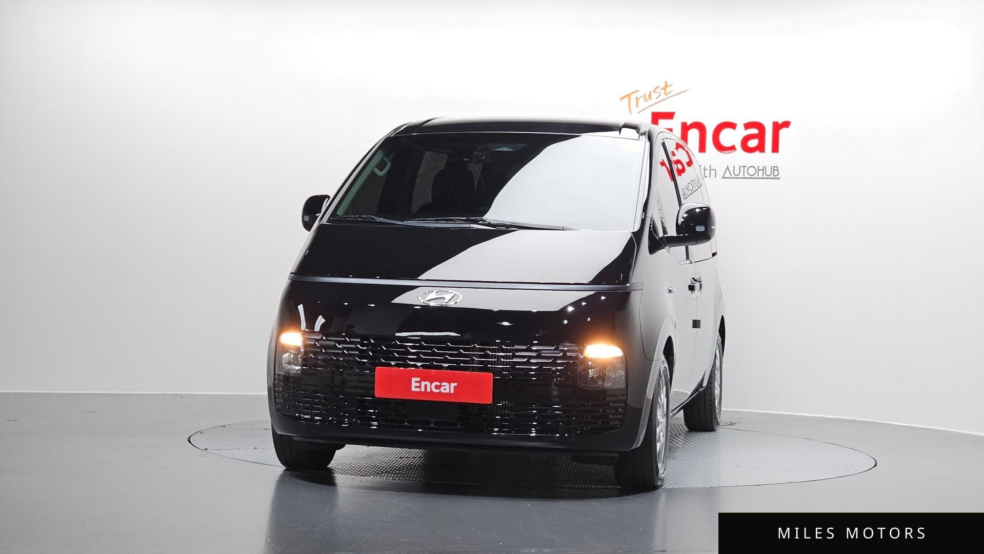 Hyundai Staria 2023 — миниатюра 3