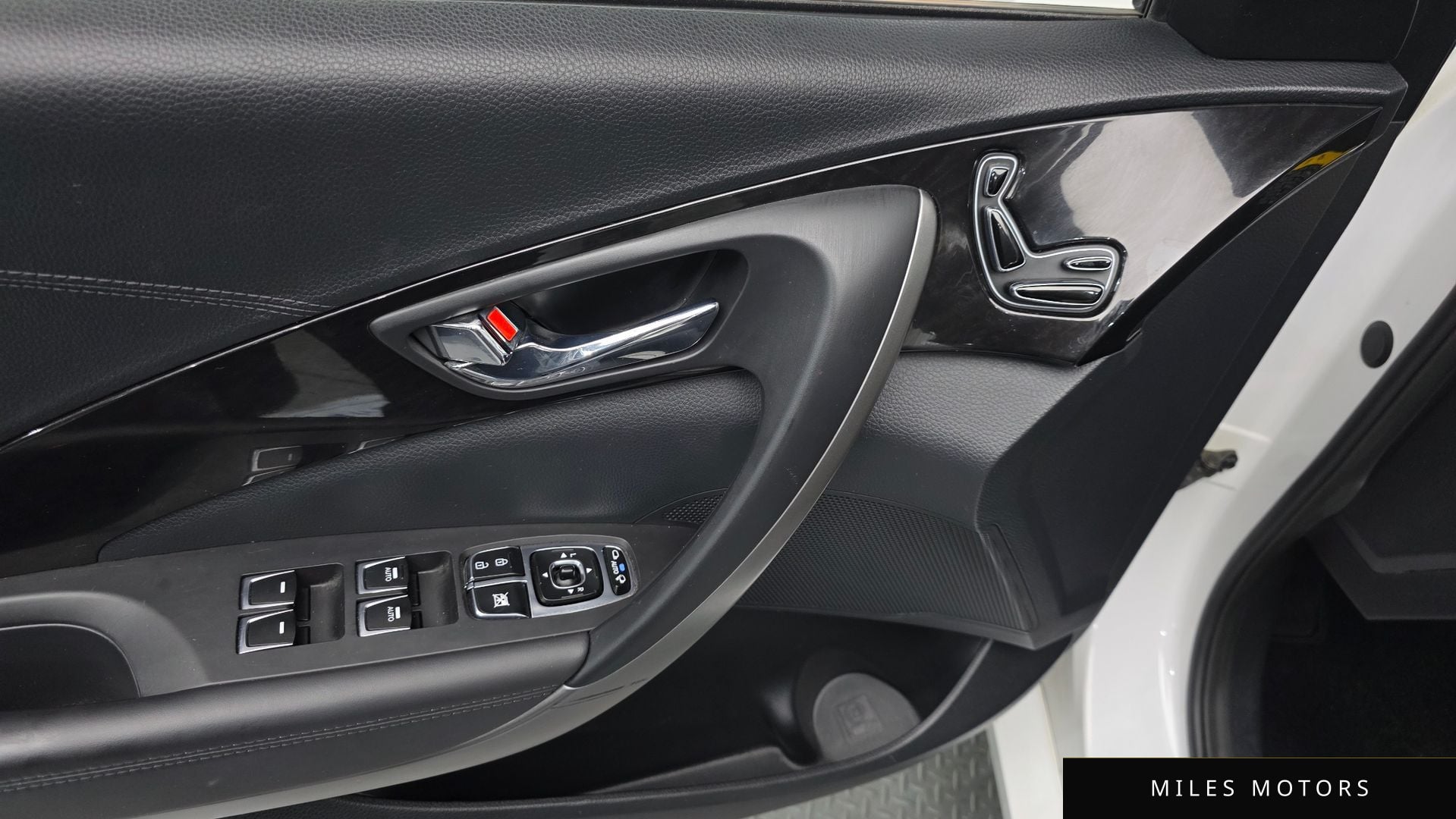 Hyundai Grandeur 2015 — миниатюра 11