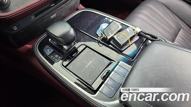 Лексус LS500h 2019 — миниатюра 9