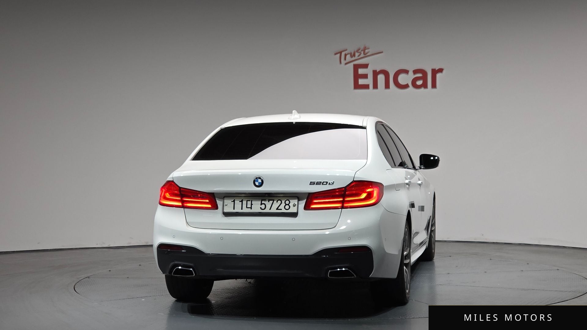 BMW 5 Series (G30) 2017 — миниатюра 3