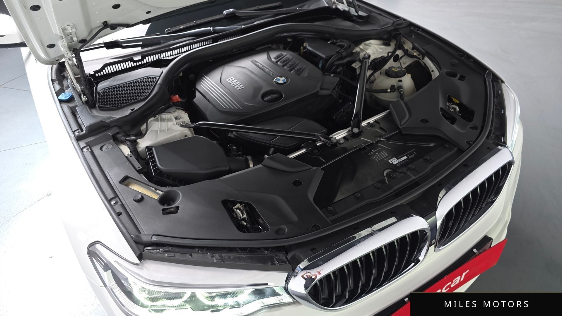 BMW 5 Series (G30) 2017 — миниатюра 5
