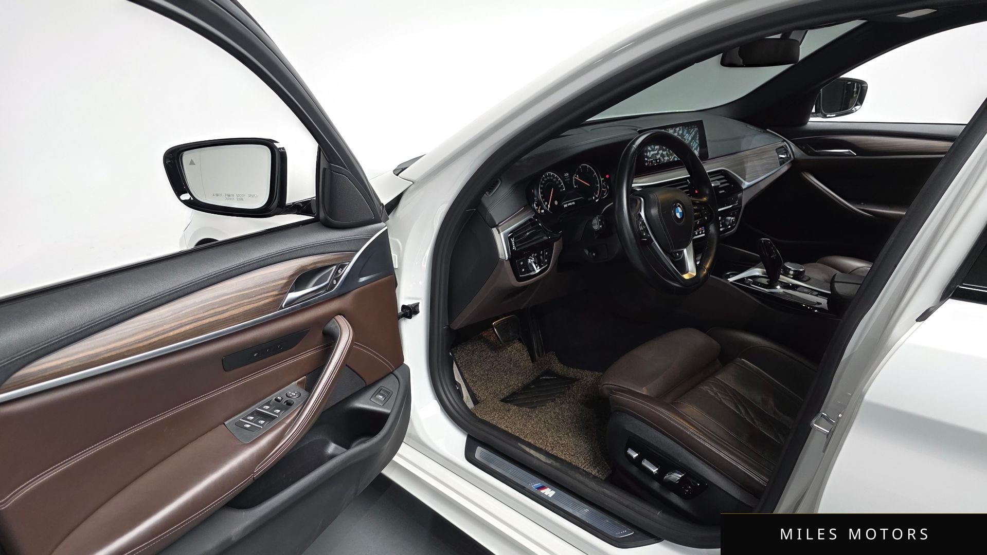 BMW 5 Series (G30) 2017 — миниатюра 12