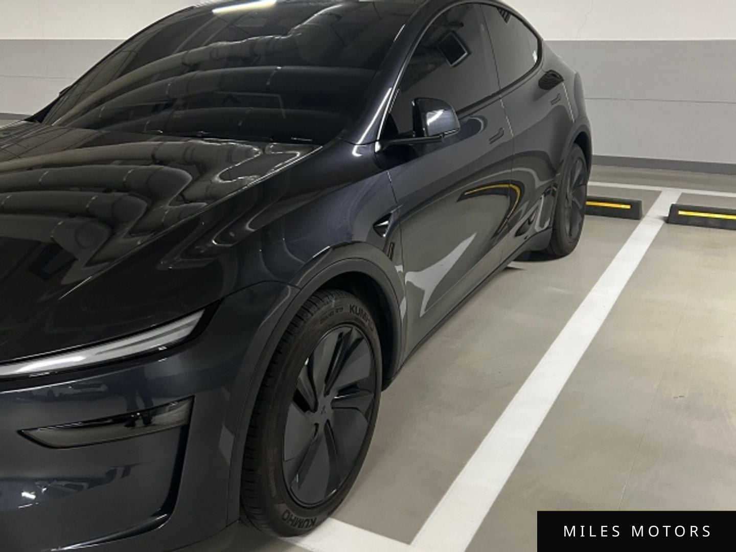 Tesla Model Y 2025 — миниатюра 2