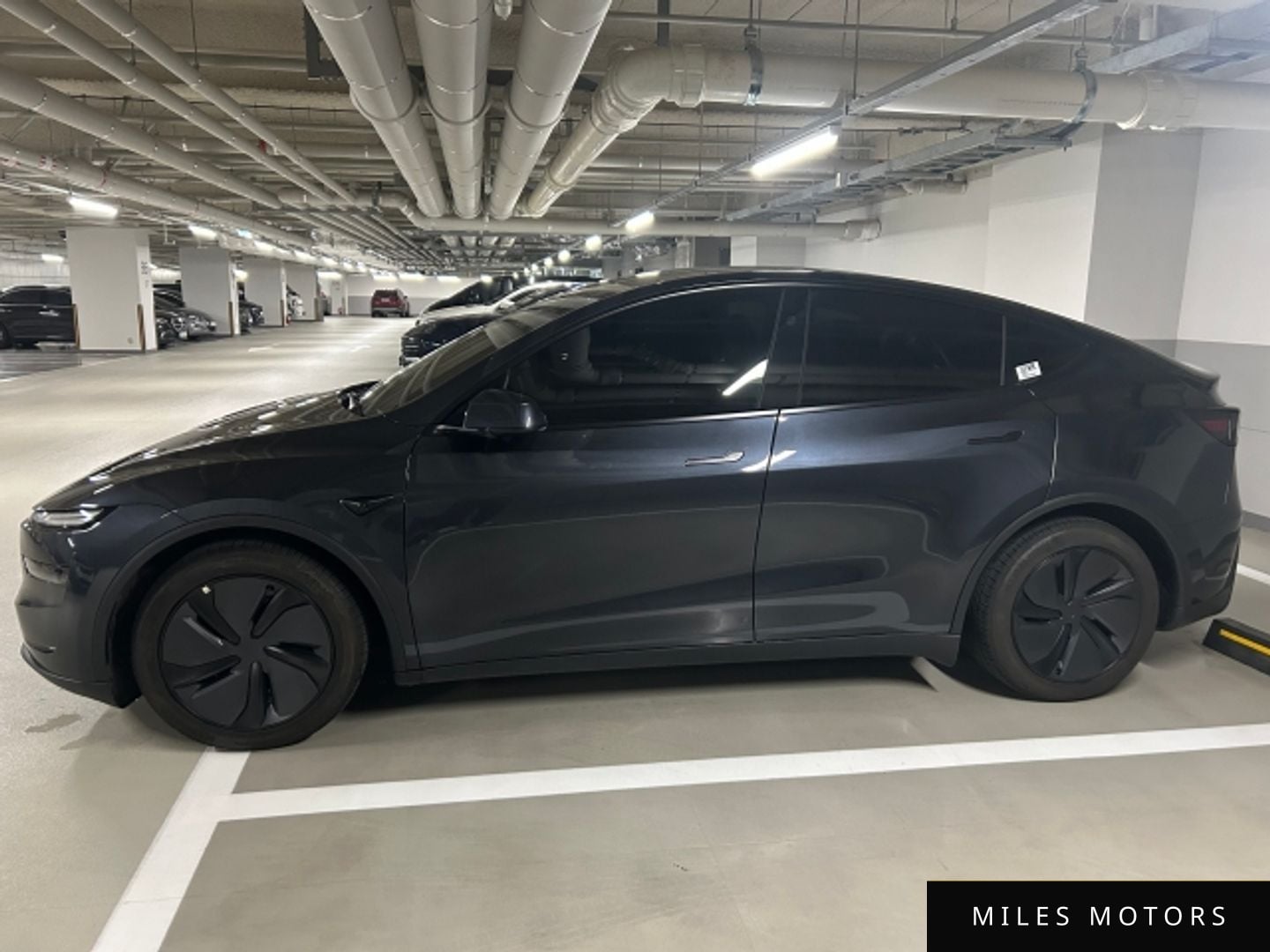 Tesla Model Y 2025 — миниатюра 3