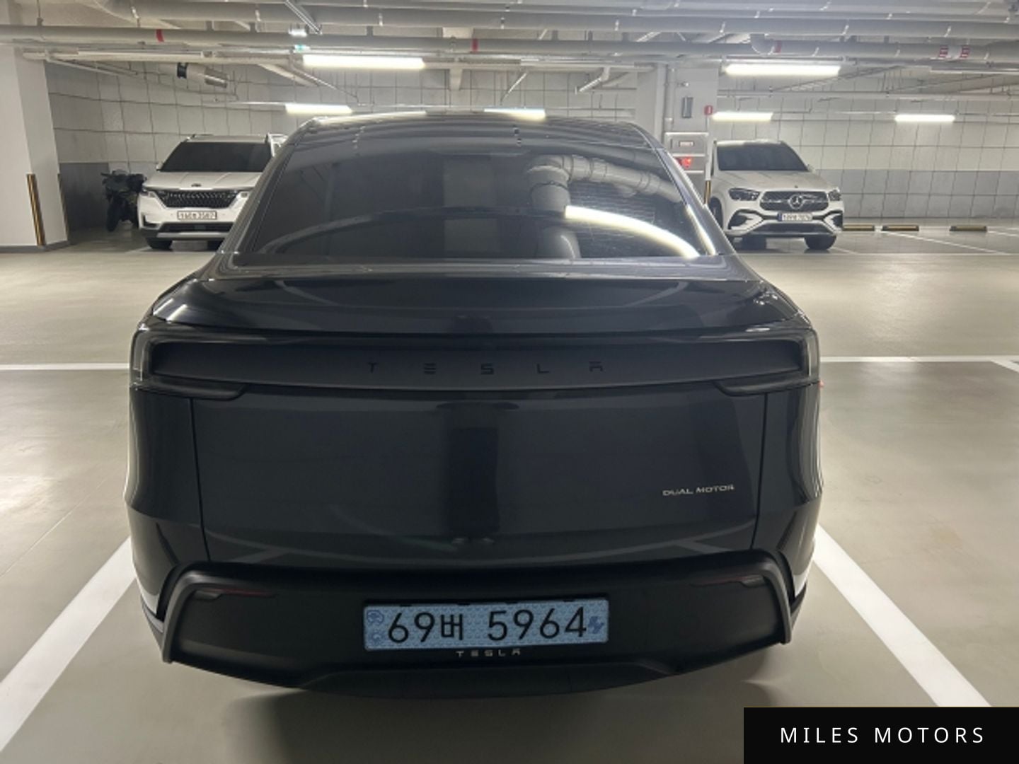 Tesla Model Y 2025 — миниатюра 5