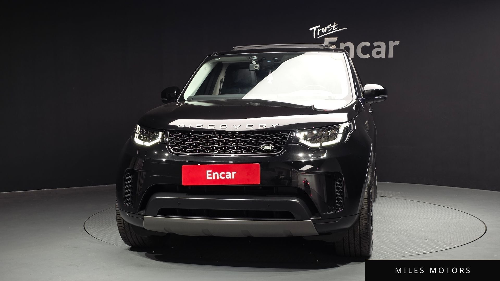 Land Rover Discovery 2018 — миниатюра 3