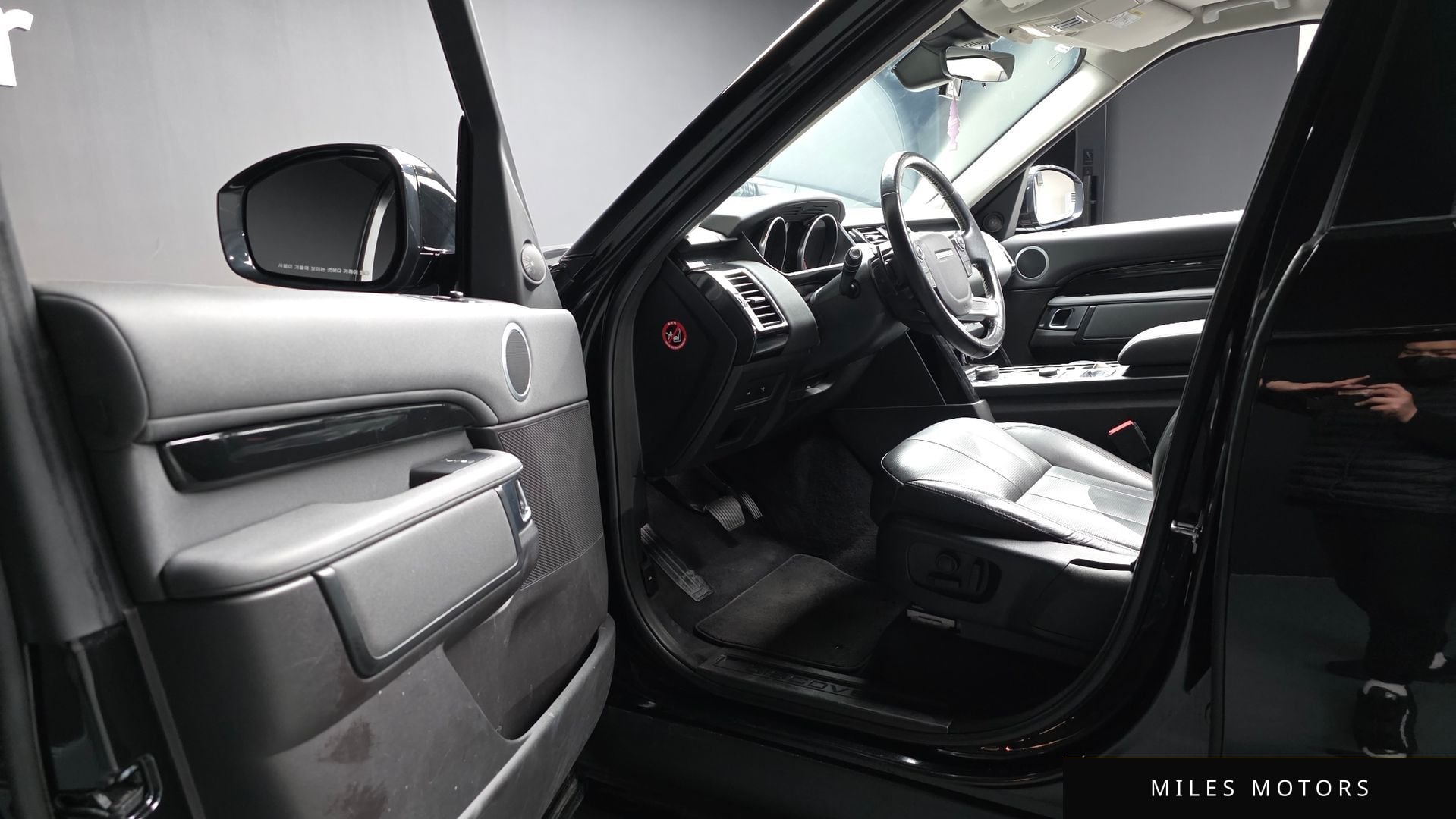 Land Rover Discovery 2018 — миниатюра 10