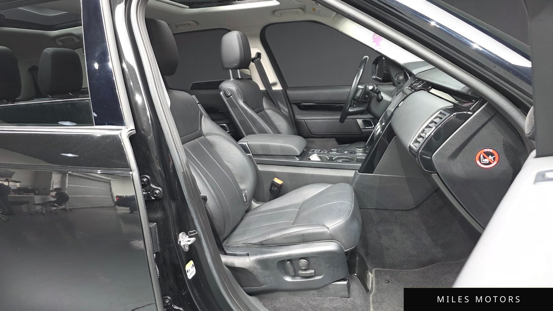 Land Rover Discovery 2018 — миниатюра 11