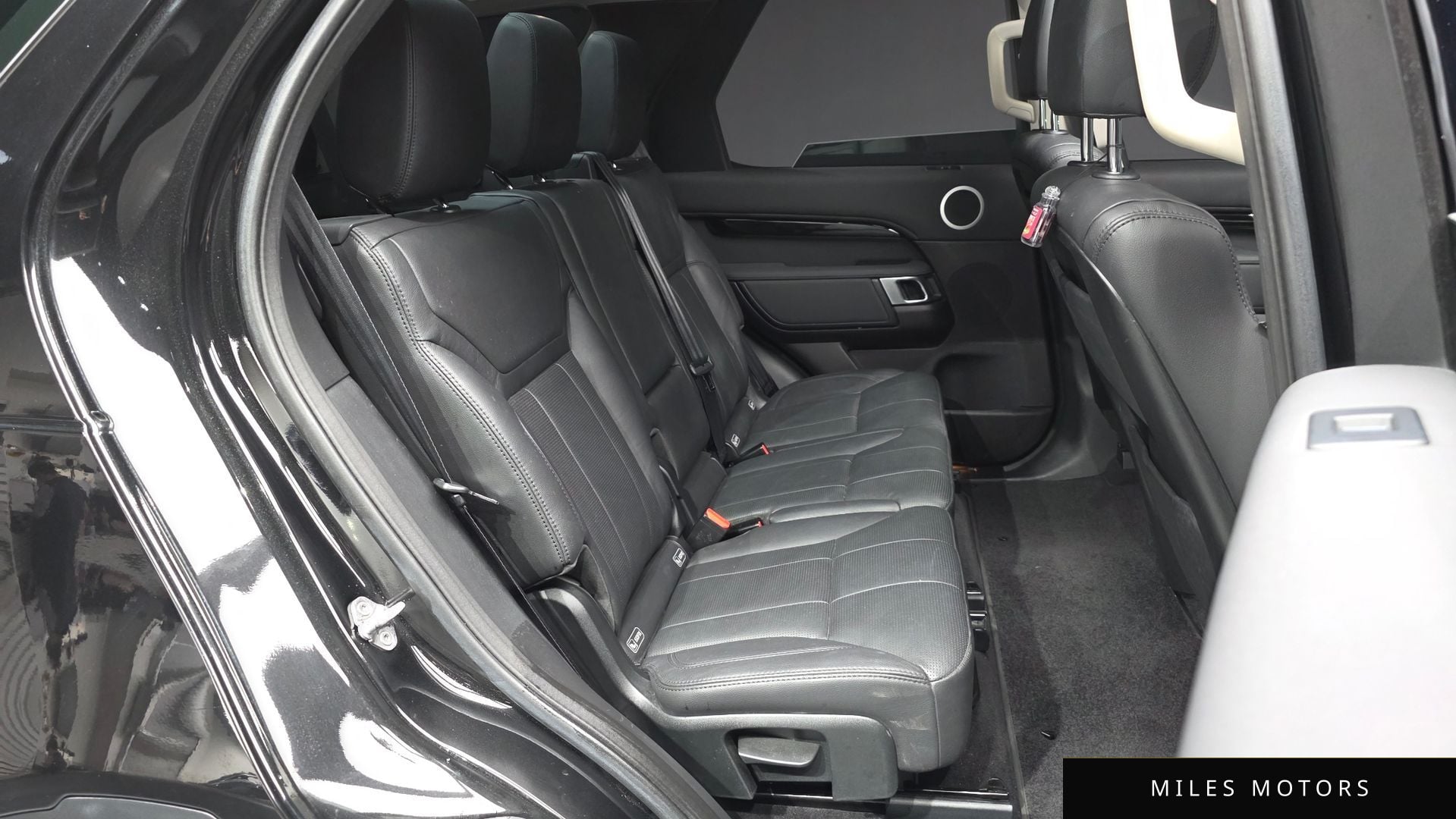 Land Rover Discovery 2018 — миниатюра 12
