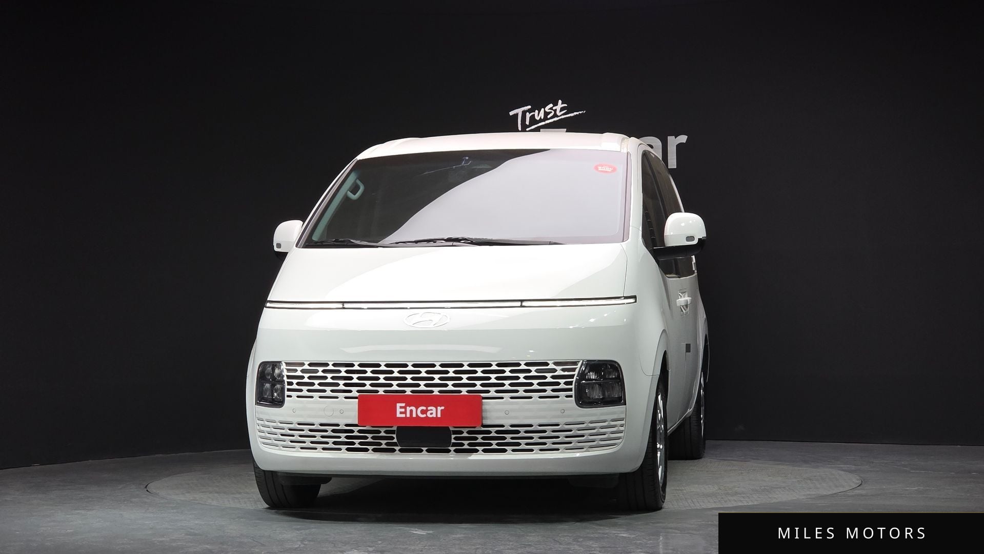 Hyundai Staria 2025 — миниатюра 3