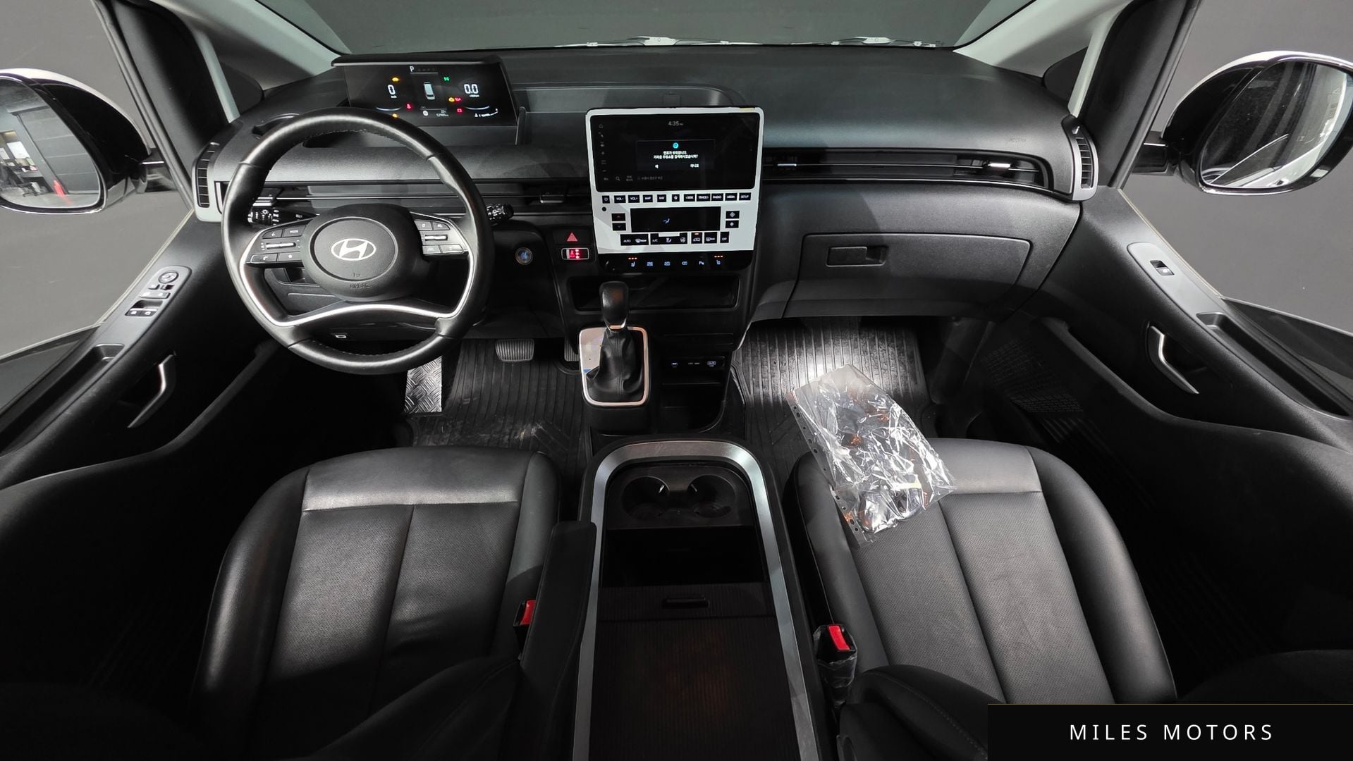Hyundai Staria 2025 — миниатюра 10