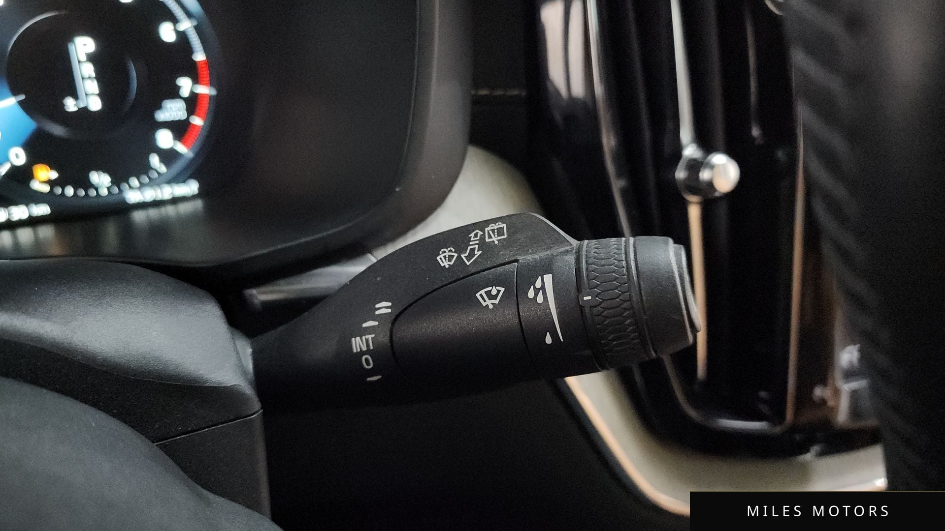Volvo XC60 2019 — миниатюра 27