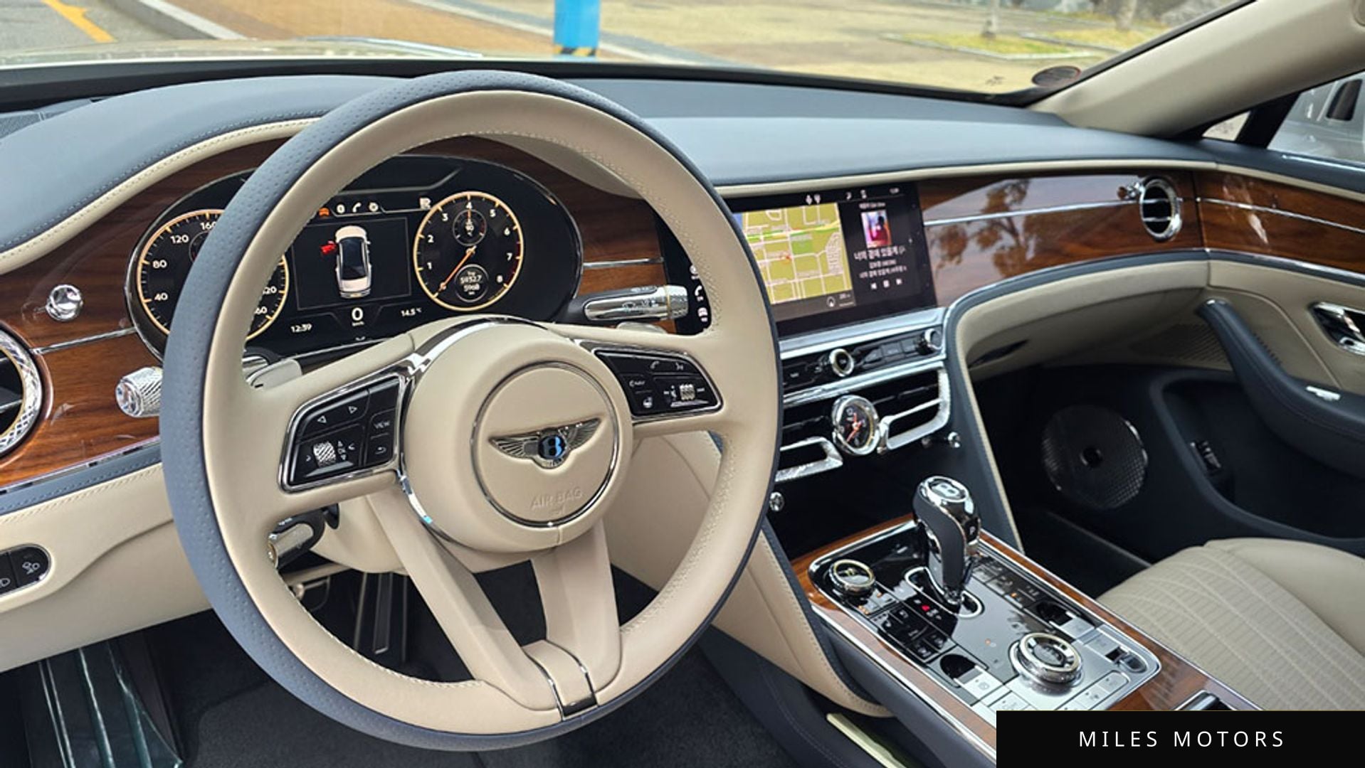 Bentley Flying Spur 2022 — миниатюра 7