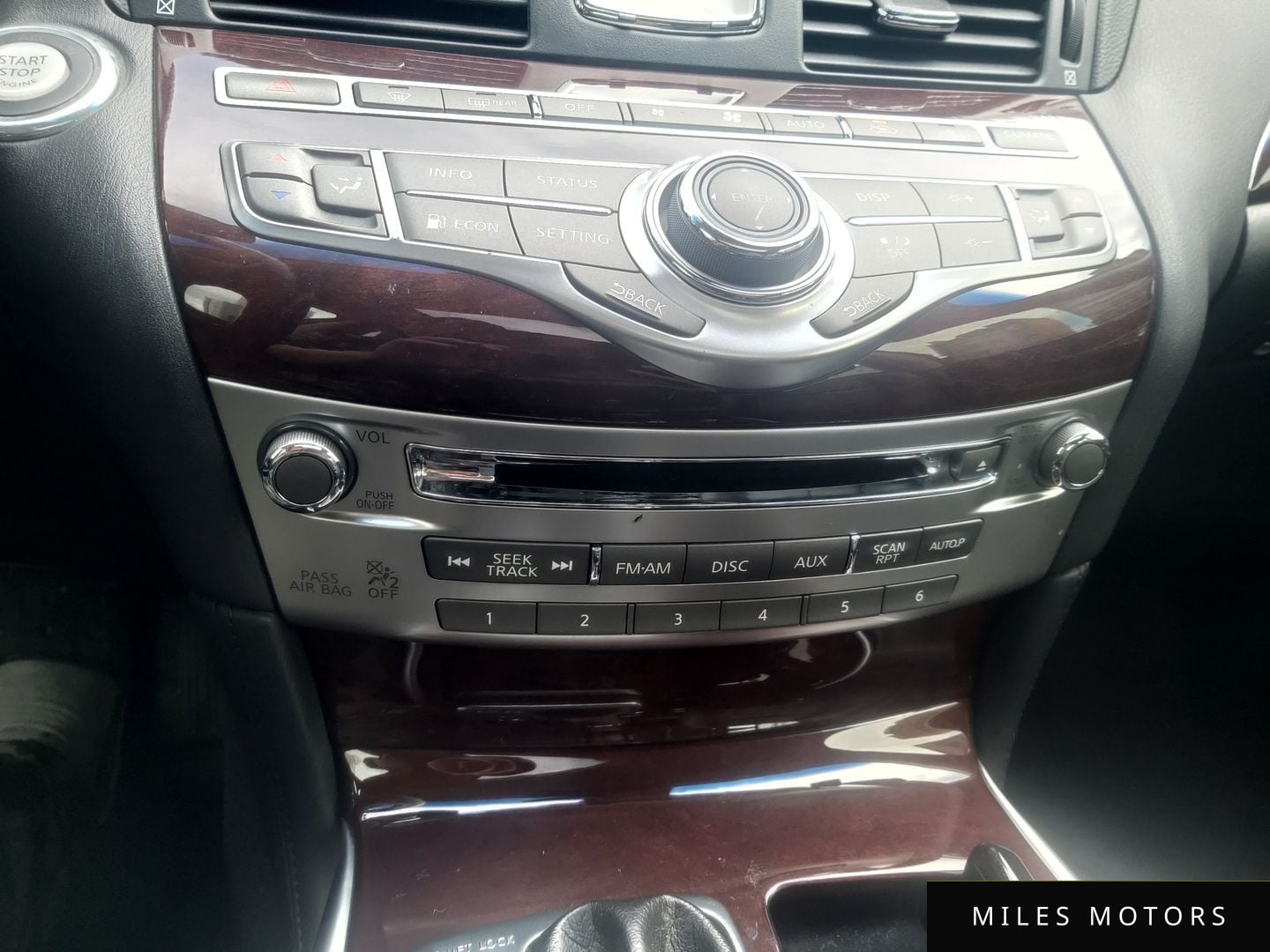 Infiniti Q70 2015 — миниатюра 12
