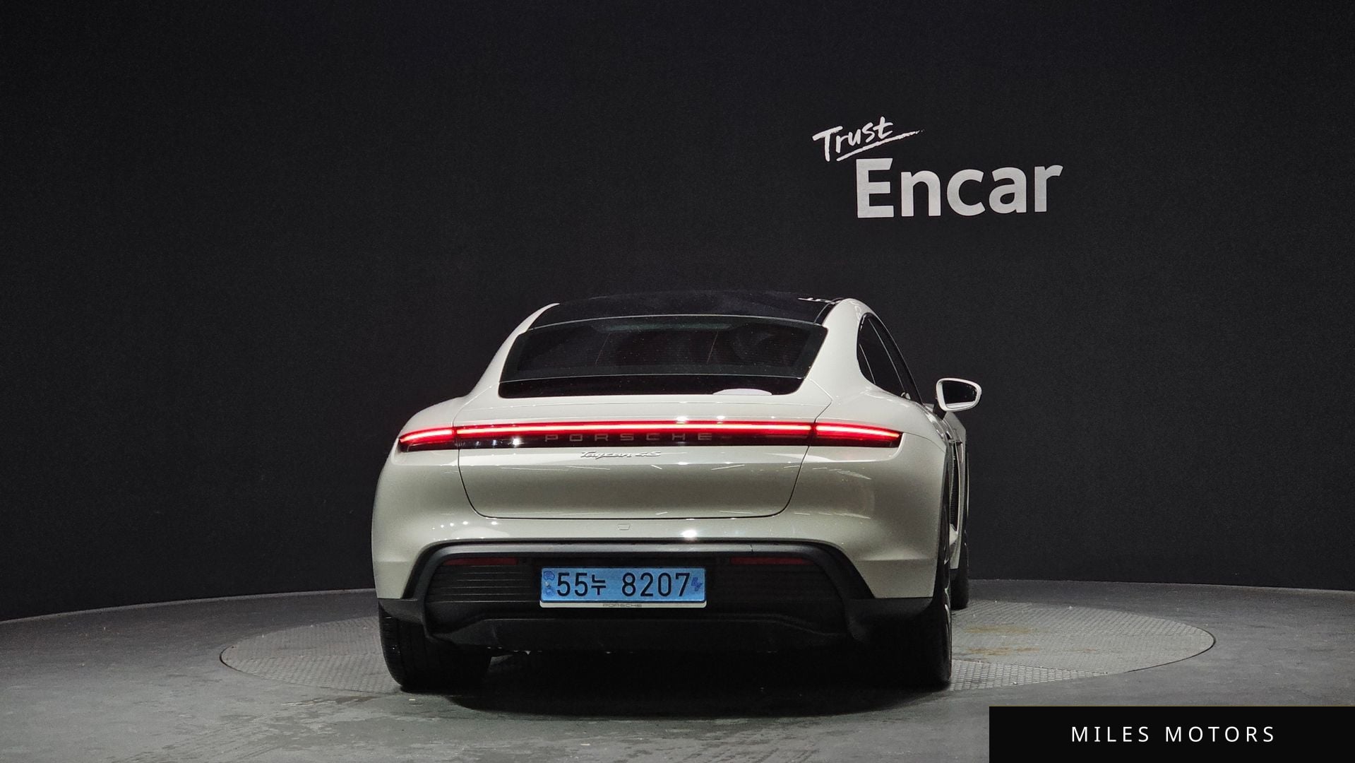 Porsche Taycan 2021 — миниатюра 4