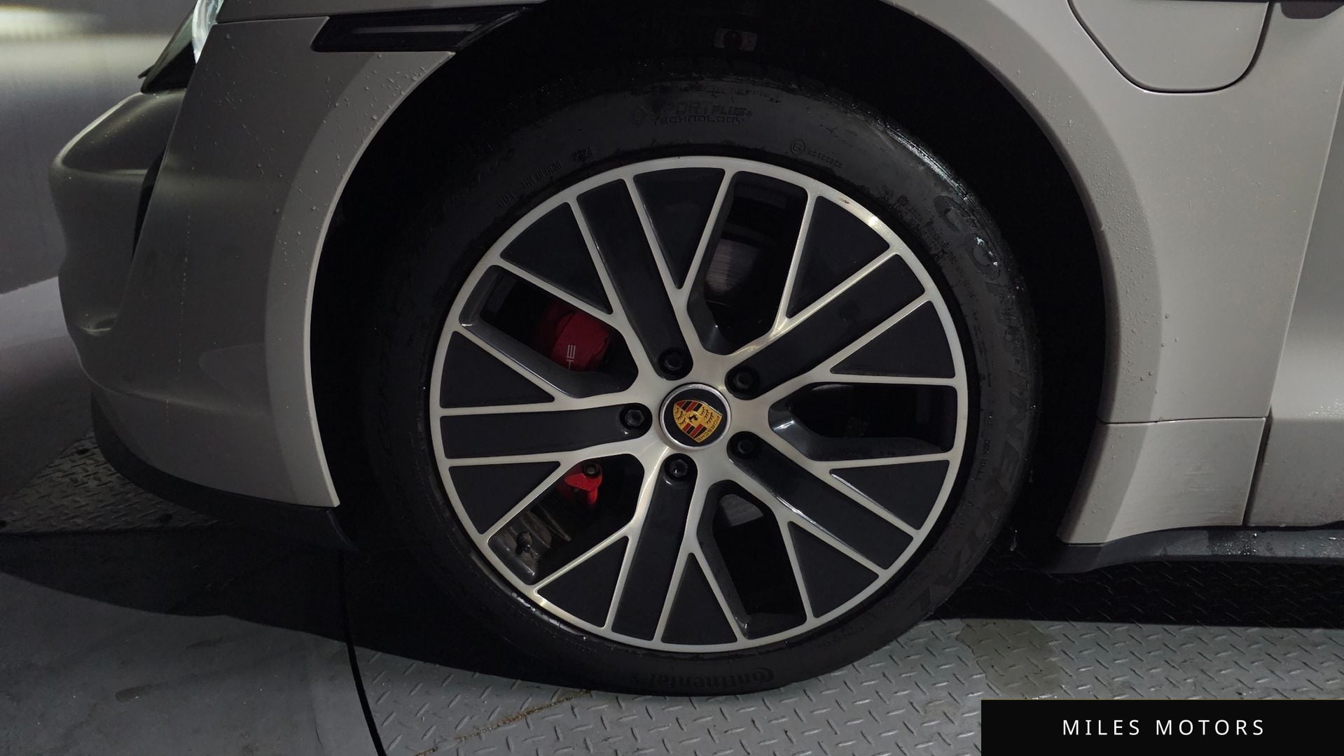 Porsche Taycan 2021 — миниатюра 5