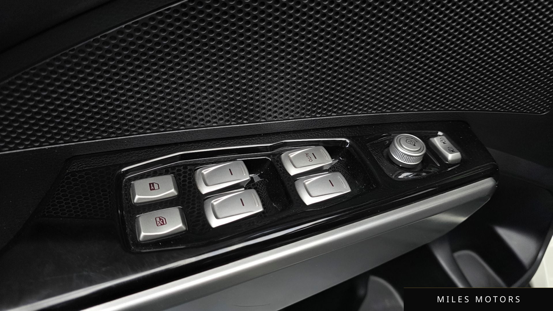 KG Mobility Tivoli 2016 — миниатюра 29