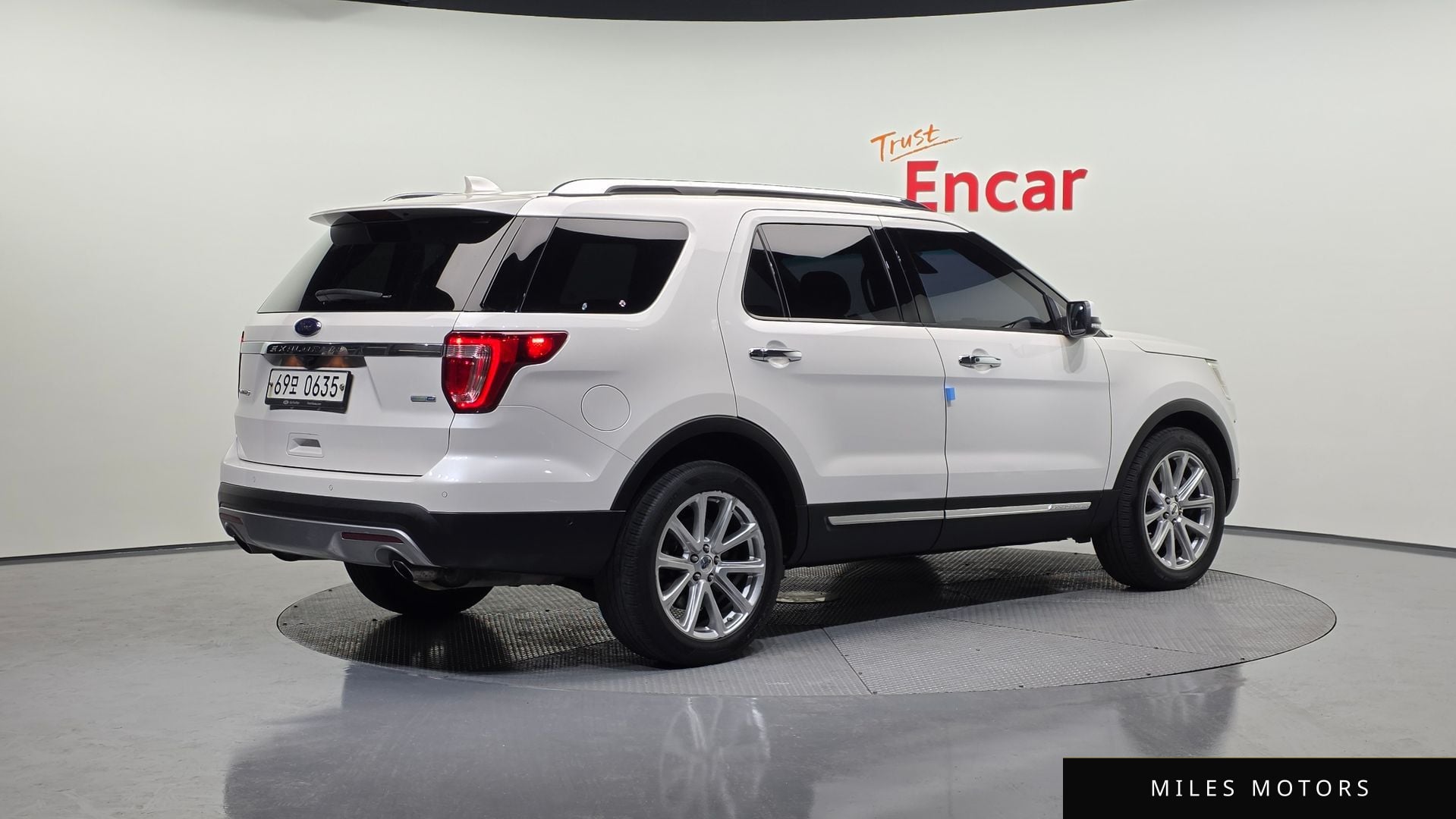 Ford Explorer 2016 — миниатюра 2