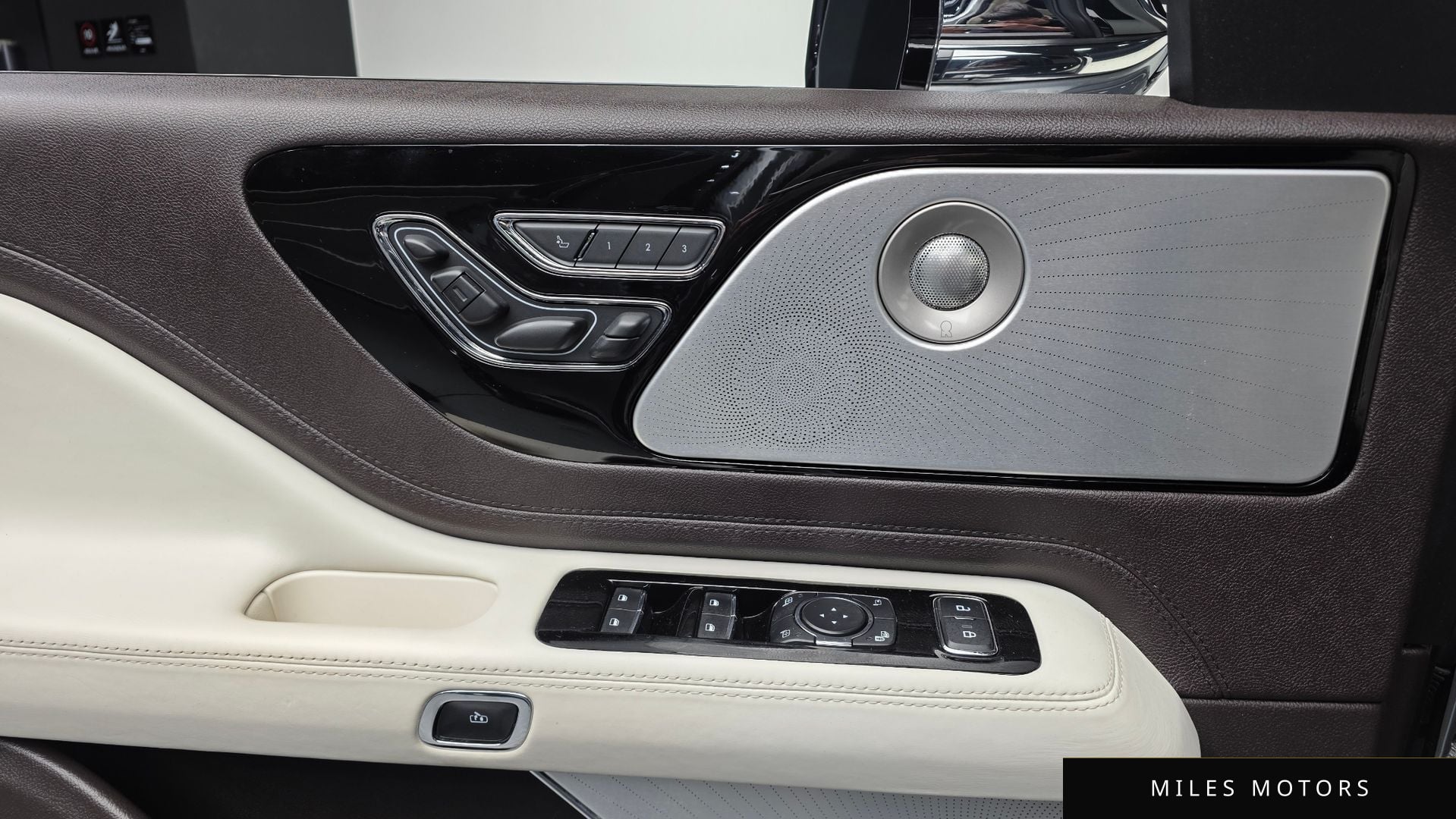 Lincoln Aviator 2020 — миниатюра 29