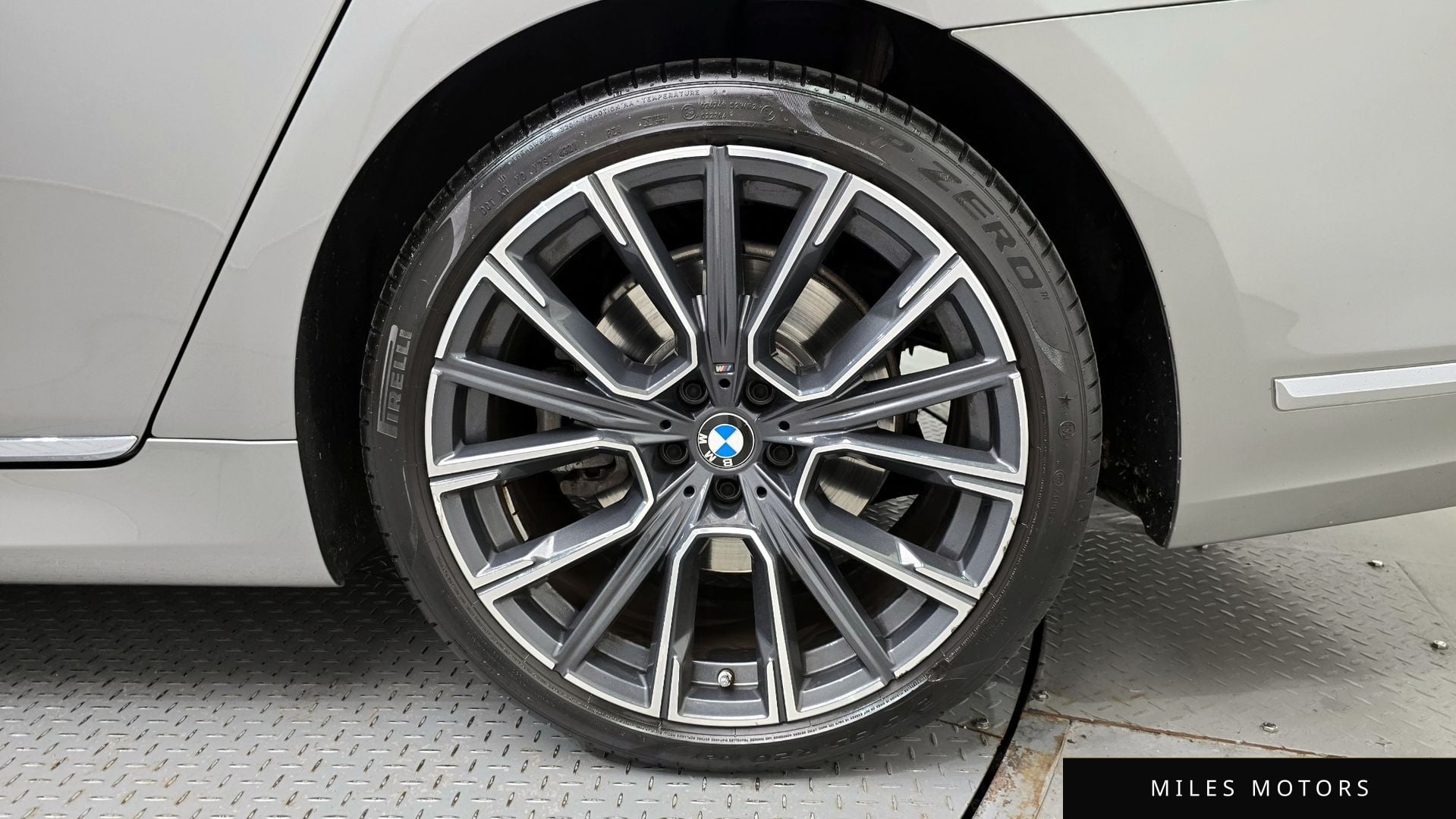BMW 7 Series (G11) 2022 — миниатюра 7