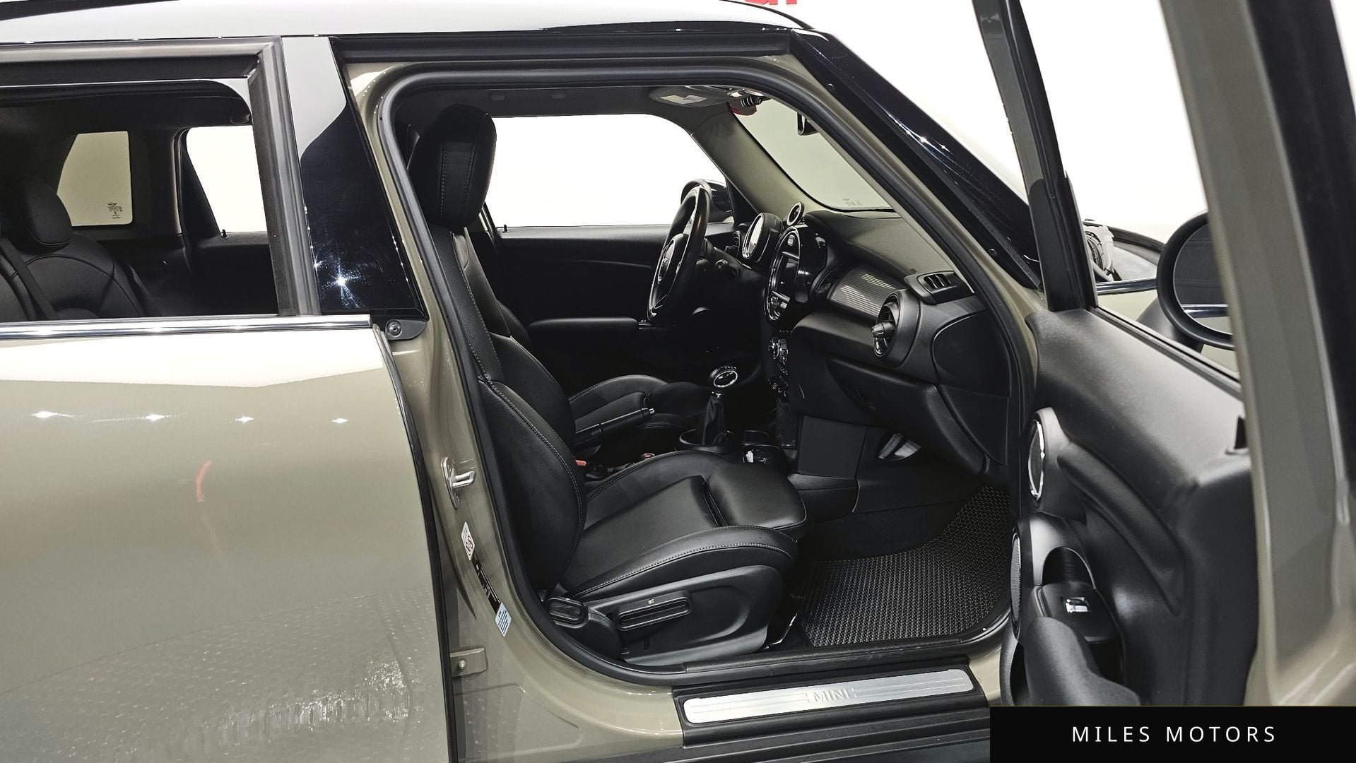 MINI 쿠퍼 2019 — миниатюра 17