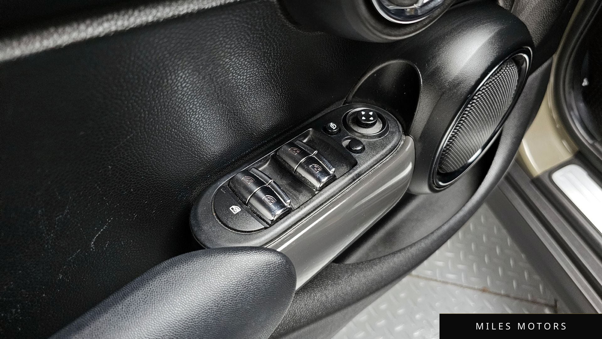 MINI 쿠퍼 2019 — миниатюра 23