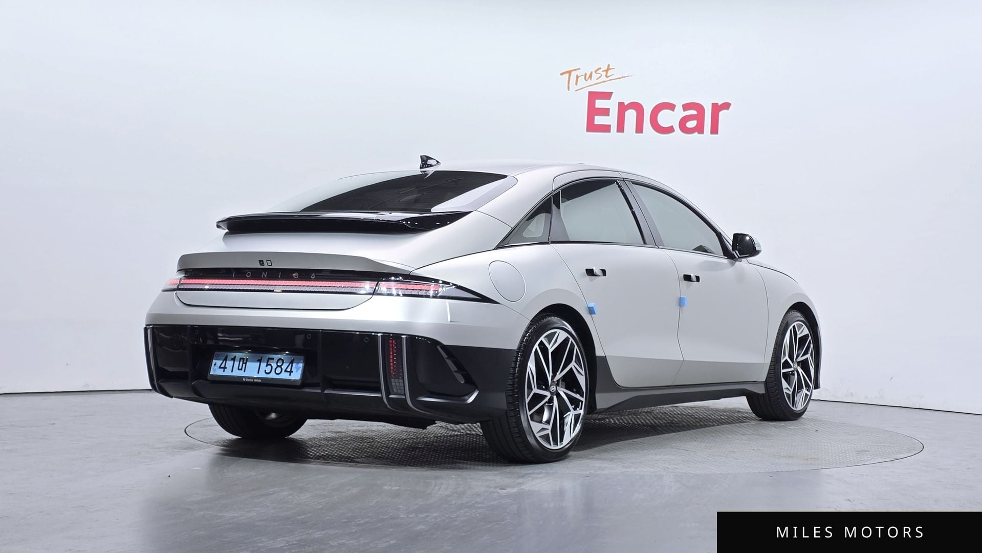 Hyundai Ioniq6 2023 — миниатюра 2