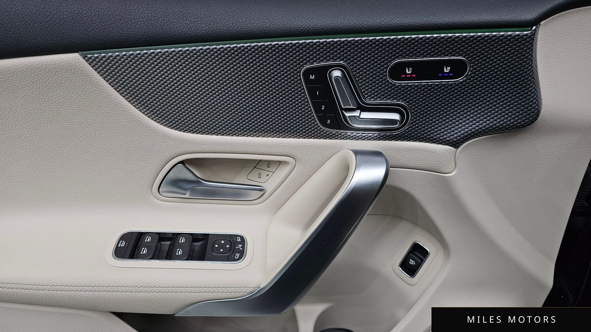 Mercedes-Benz A-클래스 W177 2021 — миниатюра 25
