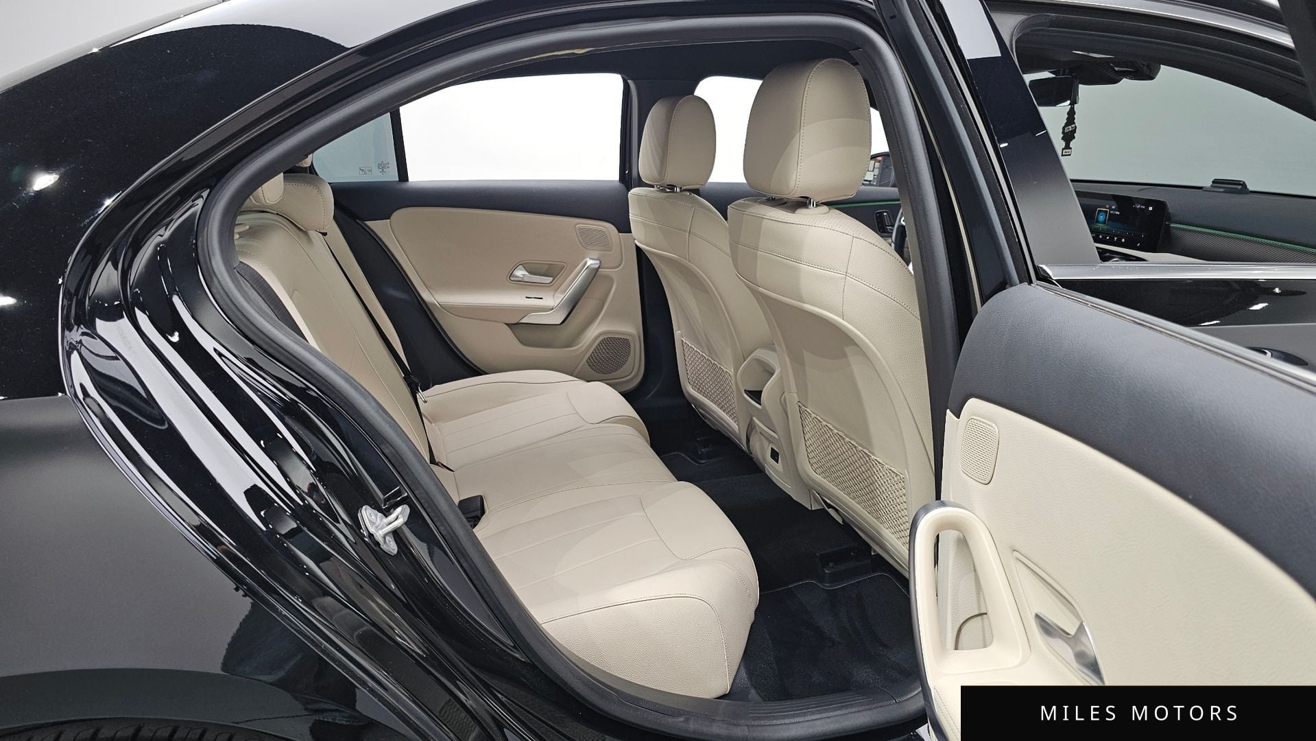 Mercedes-Benz A-클래스 W177 2021 — миниатюра 16